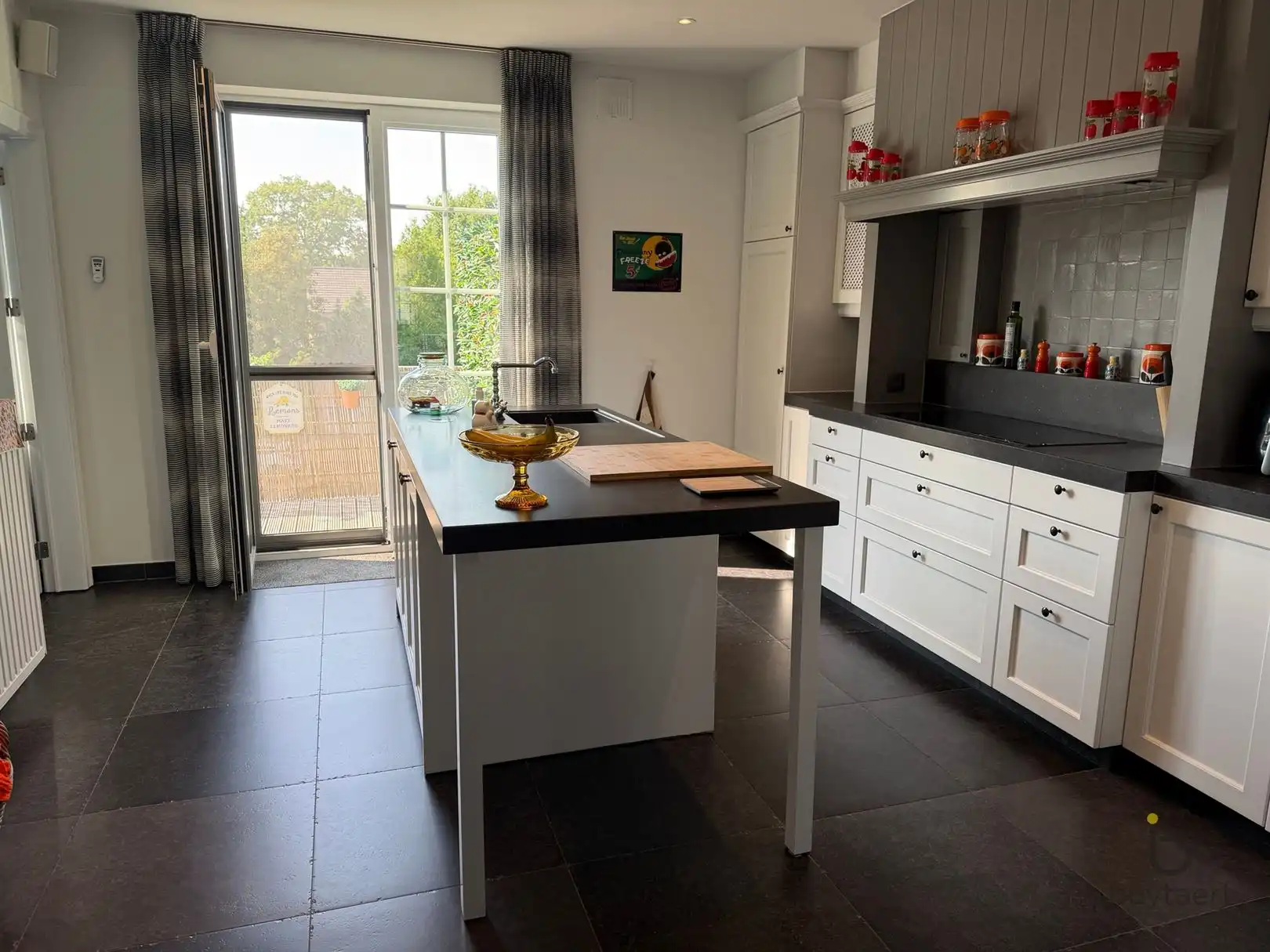 Duplex appartement met drie slaapkamers en prachtig terras te Schilde. foto 6