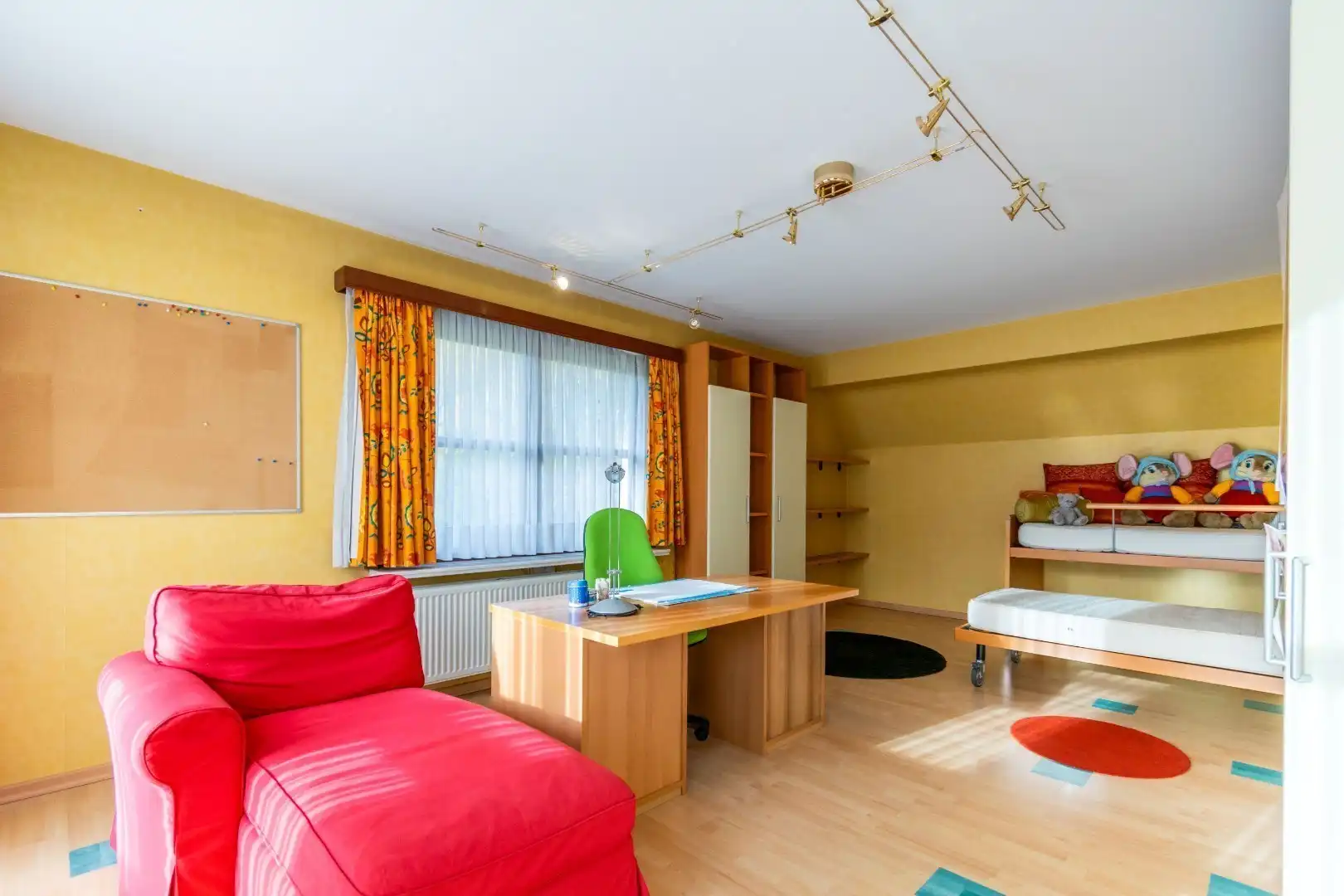 RUIME VILLA MET 6 SLAAPKAMERS OP PERCEEL 20ARE! foto 15