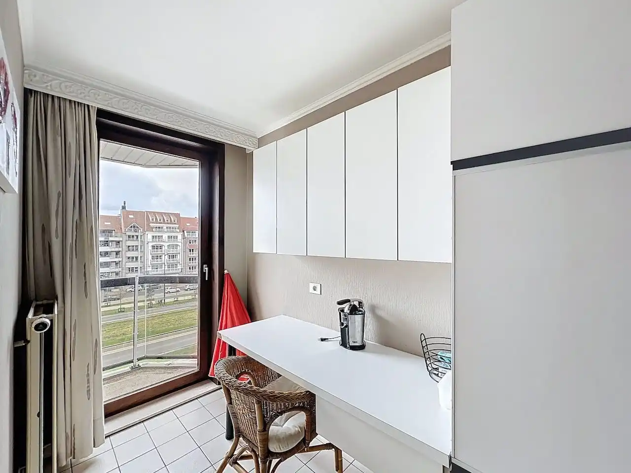 Verzorgd en uitstekend gelegen 2-slaapkamerappartement op de Graaf d’Ursellaan foto 11