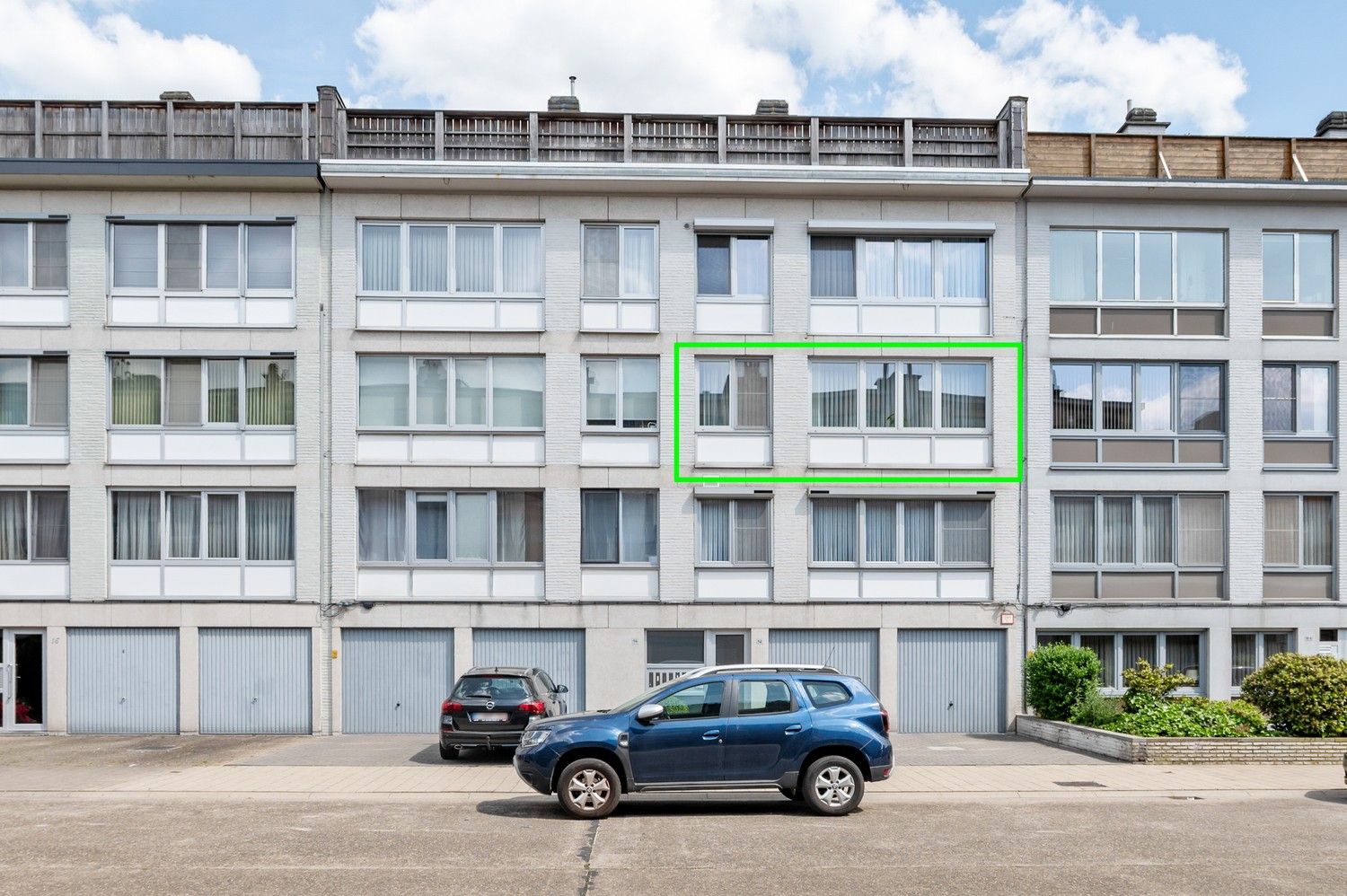 Ruim appartement met twee slaapkamers op ideale locatie in Deurne! foto {{pictureIndex}}