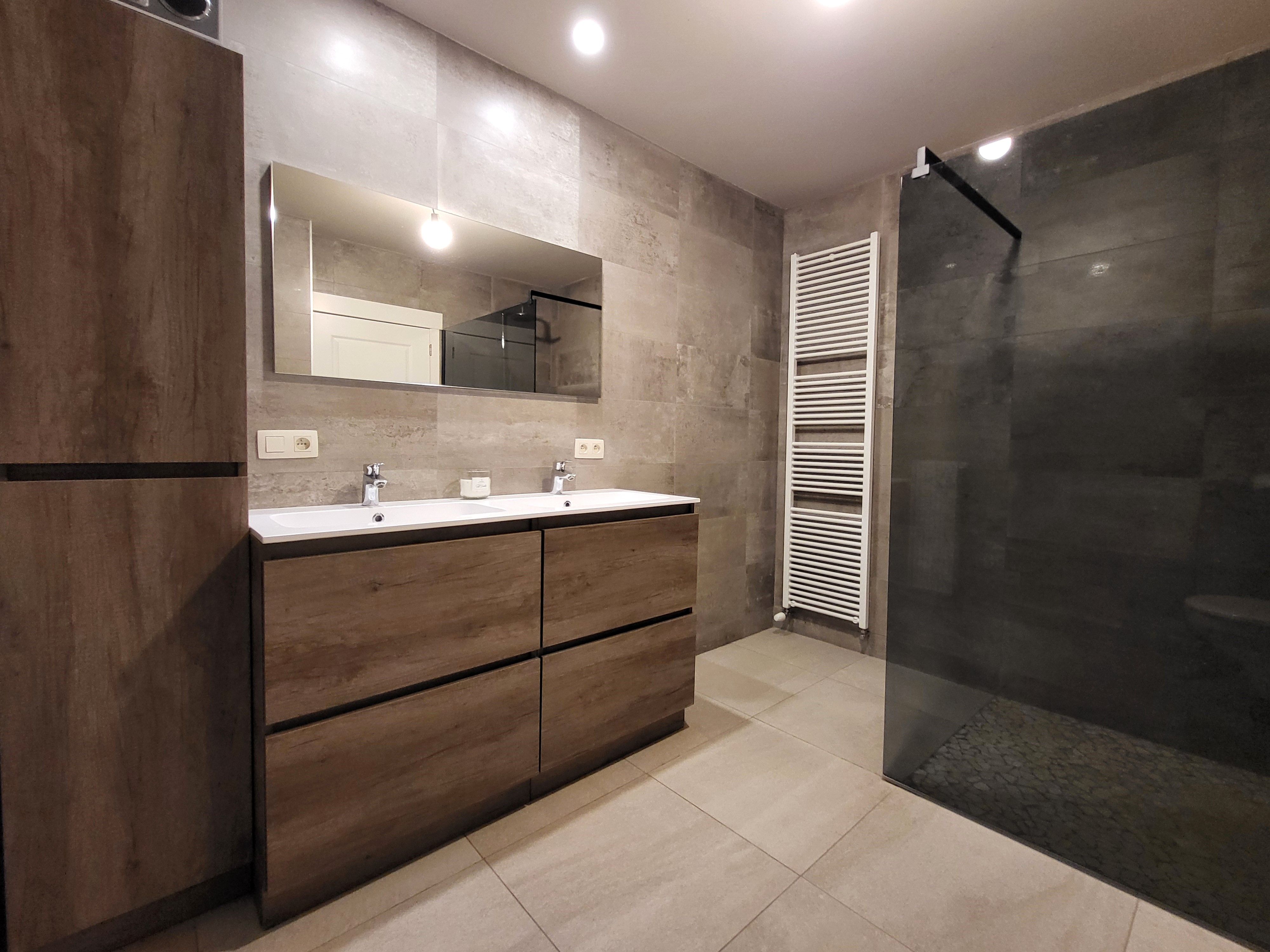 Prachtig gerenoveerde woning en bijgebouw op 571m² met commerciële doeleinden.  foto 15
