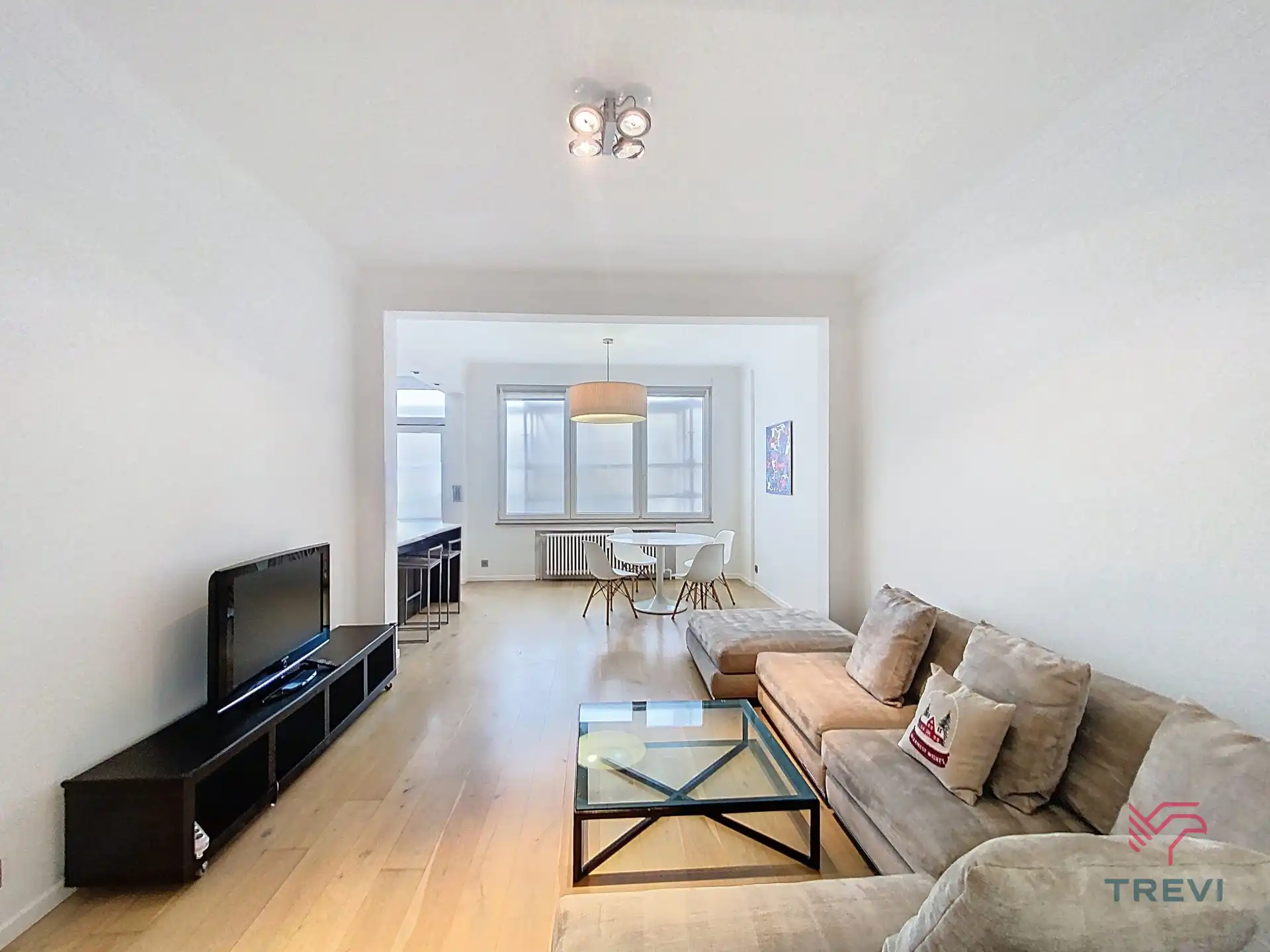 Prachtig gemeubileerd appartement met 2 slaapkamers! foto 7