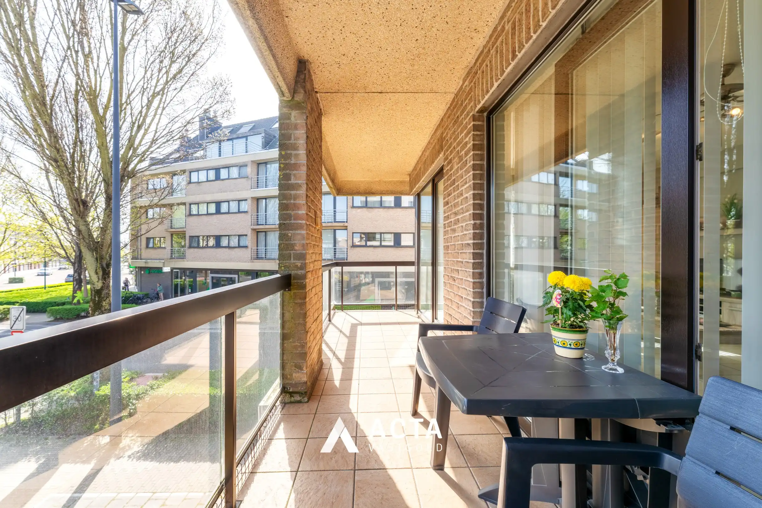 Instapklaar hoekappartement met twee slaapkamers in Mariakerke foto 11