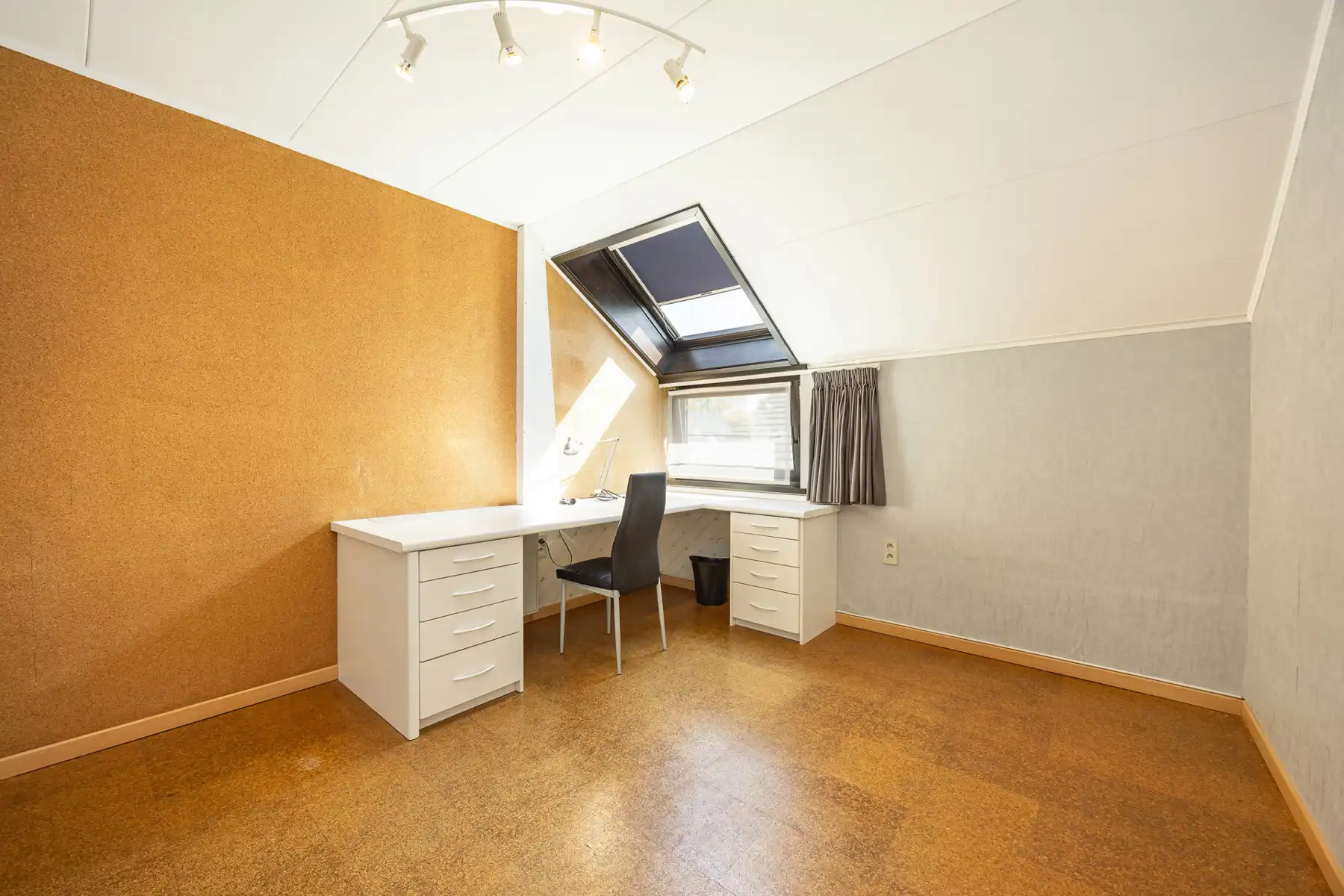 Ruime gezinswoning op een perceel van ca 675 m² in een doodlopende straat. foto 17