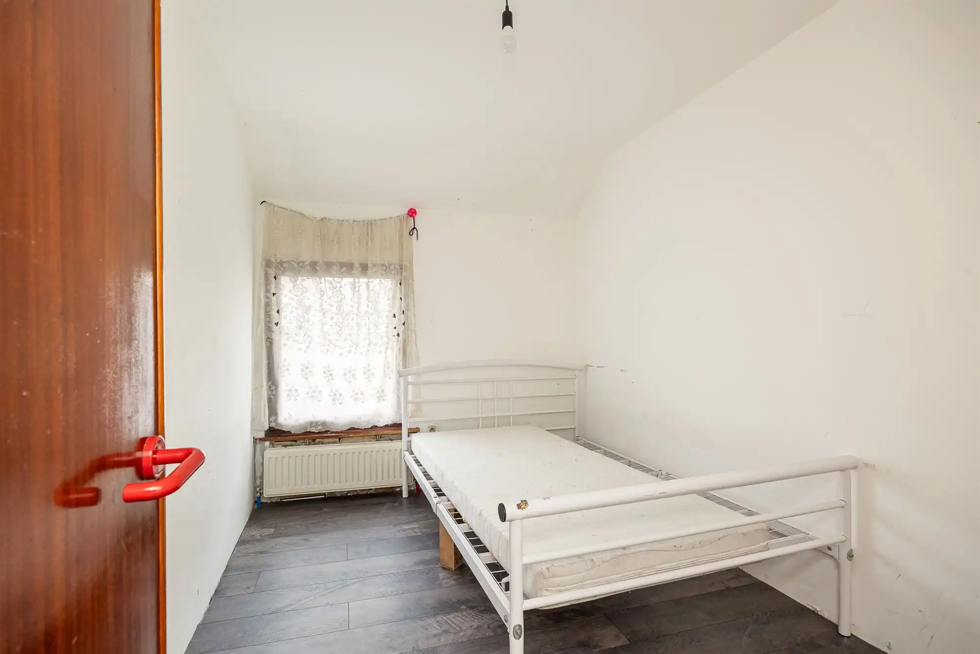 Opnieuw te koop: Te renoveren arbeidersw. met 3 slpk. en tuin foto 14