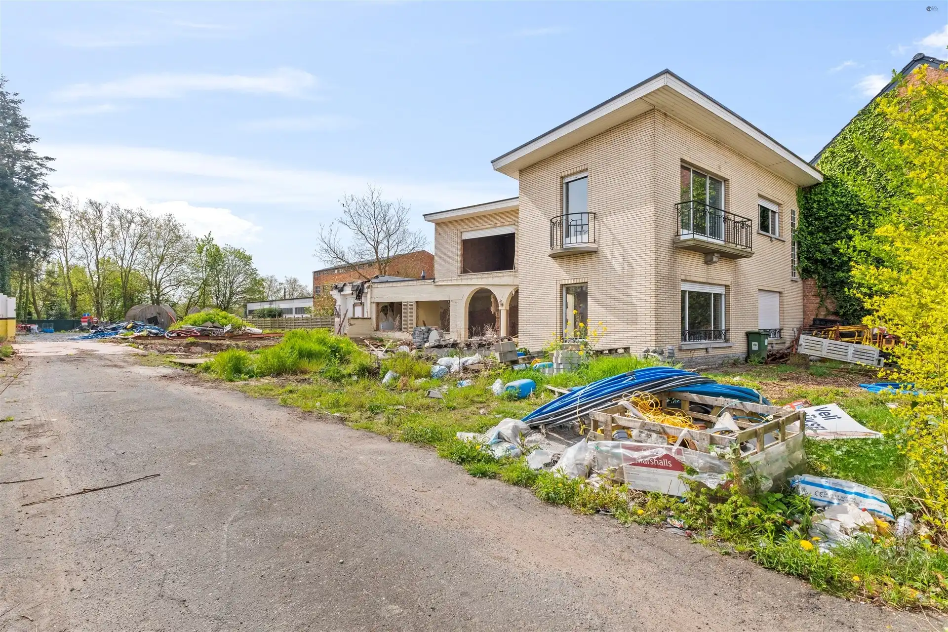 BOUWGROND 1933M² EN 20M BREED  foto 3