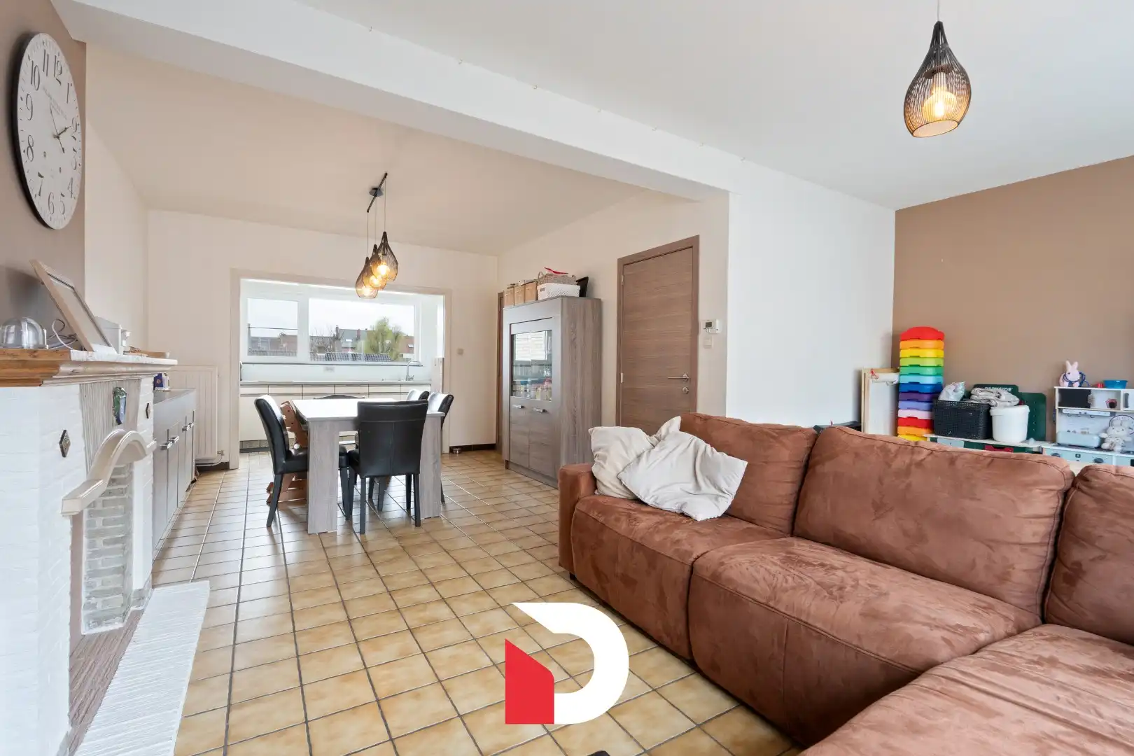 Instapklare gezinswoning met 3slk. en inpandige garage vlakbij Centrum Brugge. foto 2