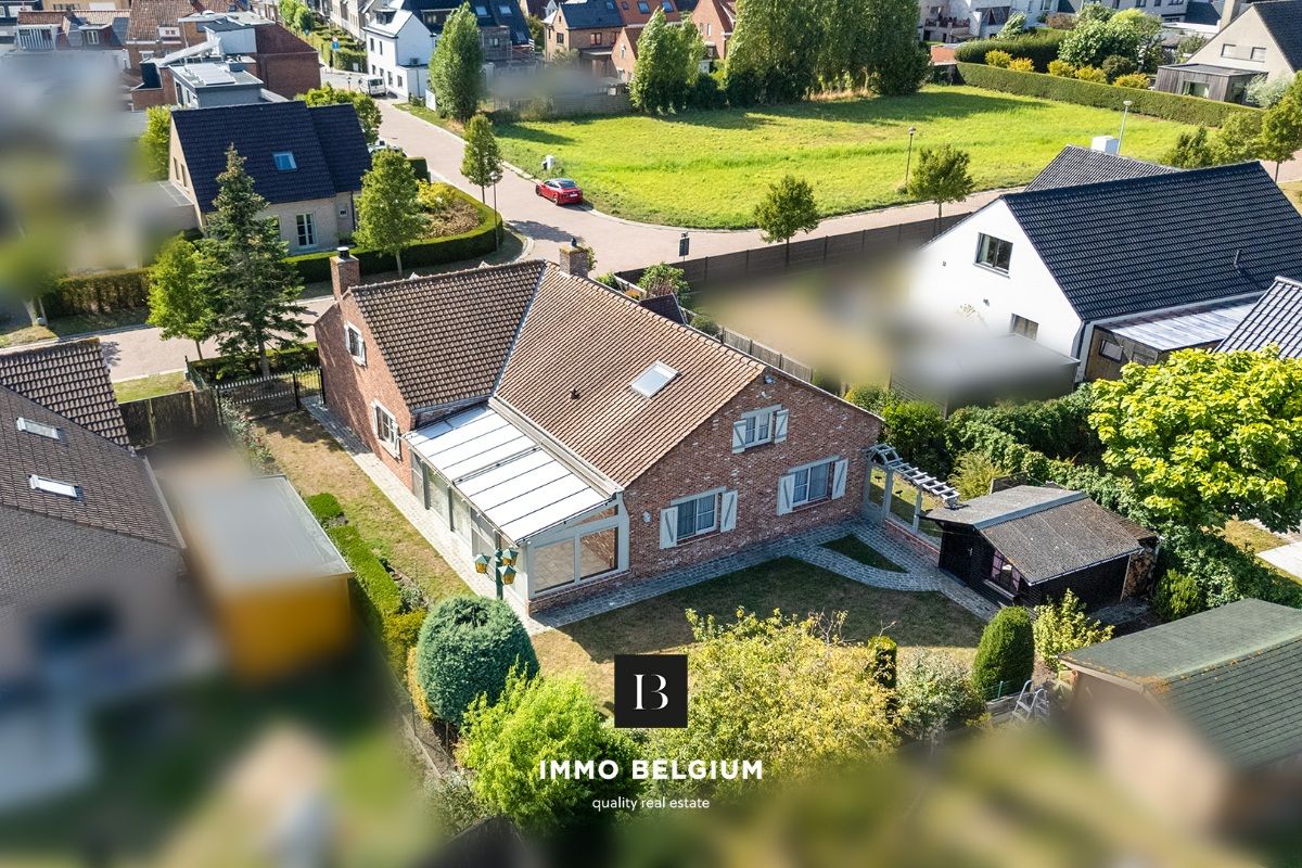 Ruime villa in een rustige wijk nabij het centrum foto 2