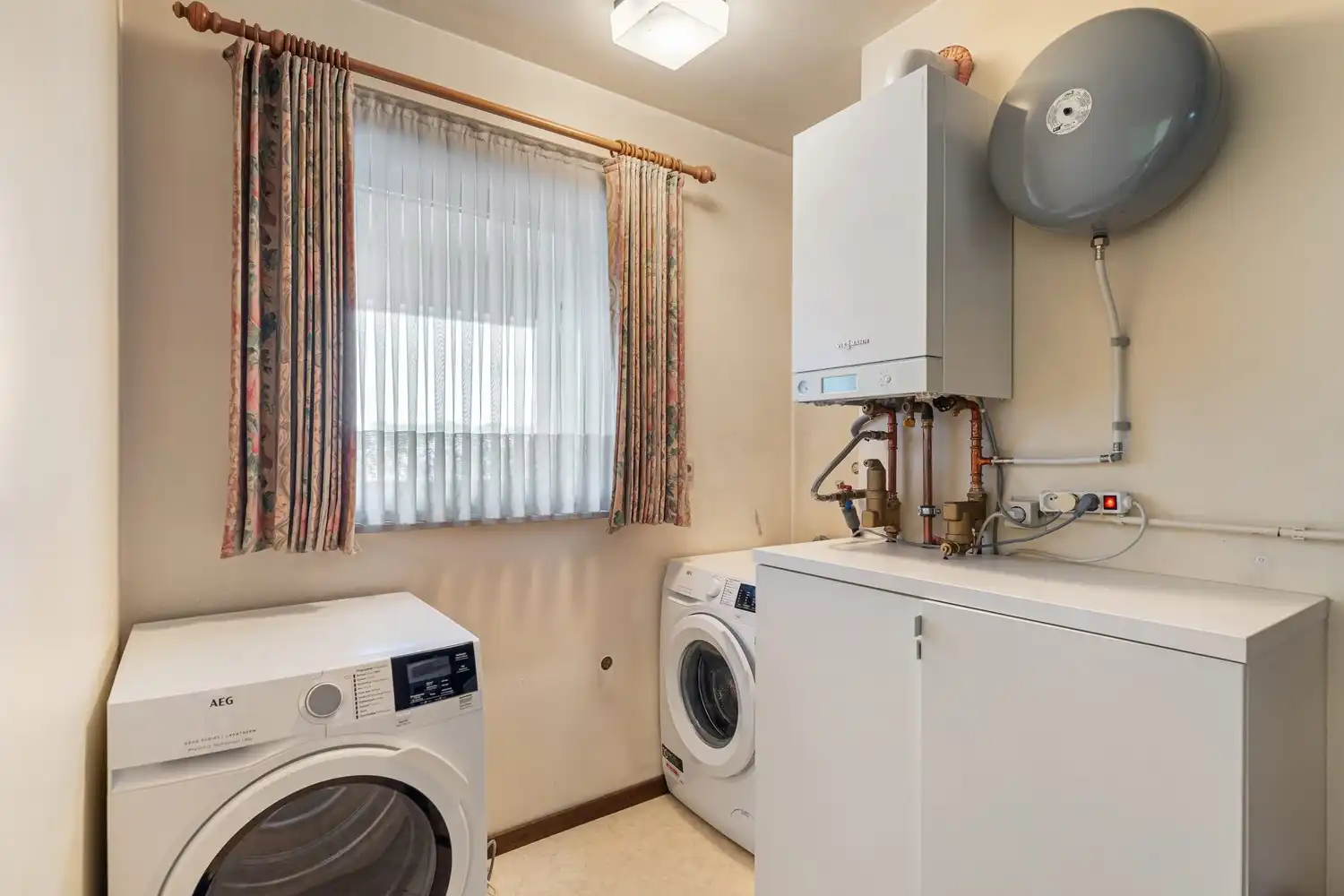 Opbrengsteigendom in het hartje van Houthalen centrum! (8 entiteiten) foto 12