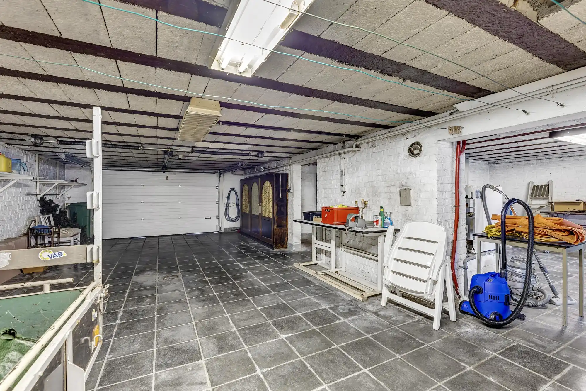 Robuuste bel-étage met ruime garage en tuin foto 23