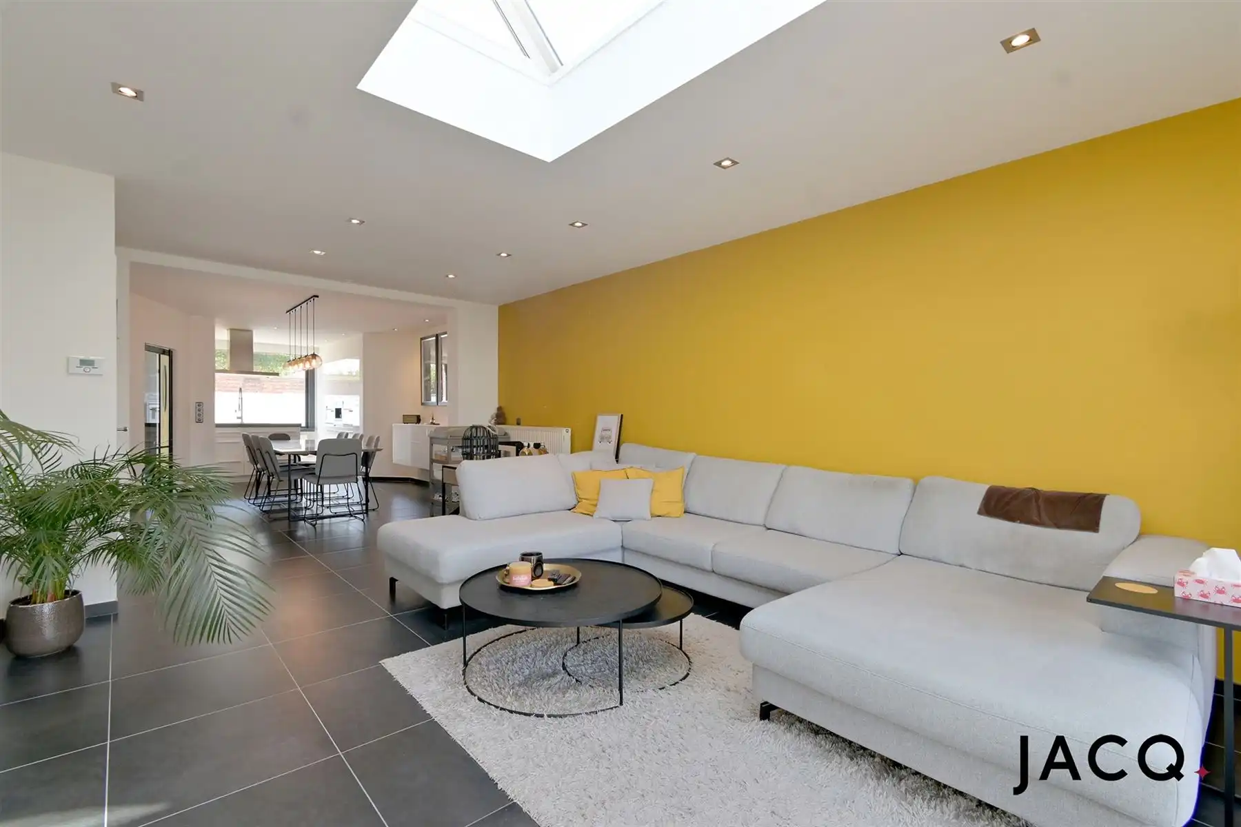 Charmante woning met 3 slpk's, gezellige tuin en garage! foto 2