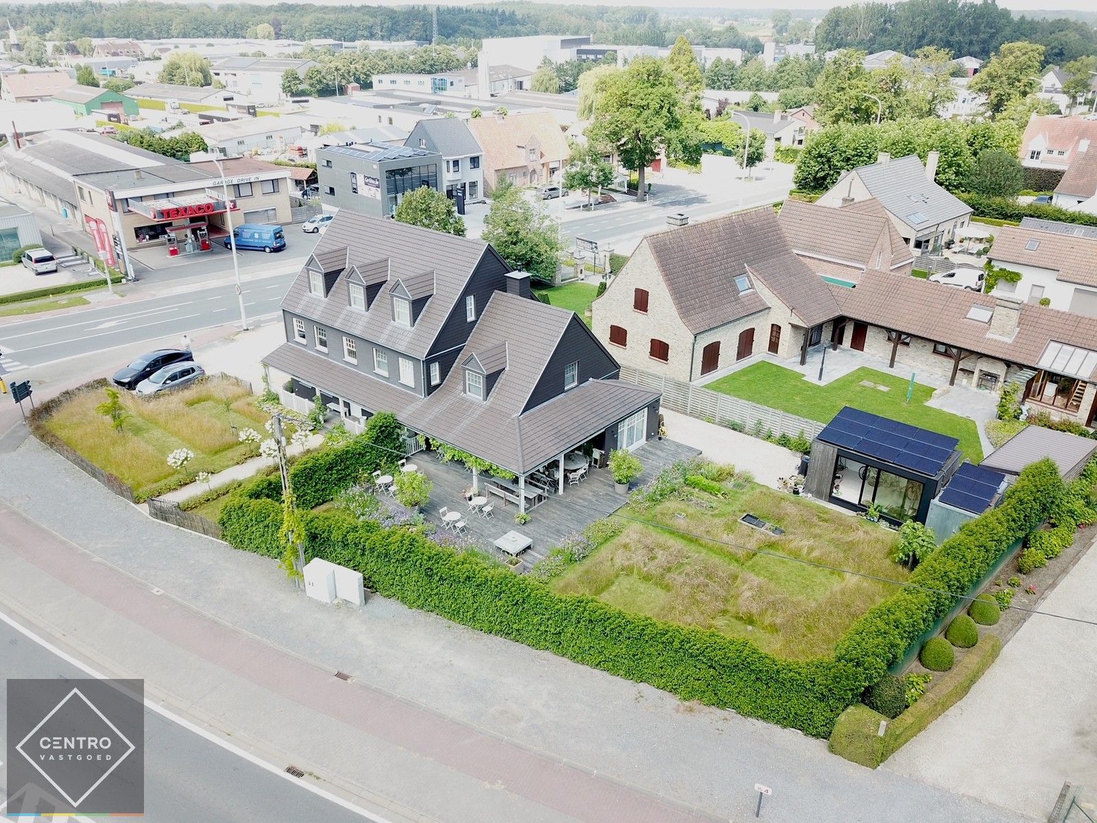 Recent (Bj. 2016) Mi CASA - HANDELSHUIS (538m2), voorzien van grote polyvalente ruimten (vrij beroep, toonzaal, horeca, B&B, ...), 5/6 slaapkamers, 4 badkamers, kelder (114m2), ... Op hoek- en zichtlocatie te Oostkamp. foto 36
