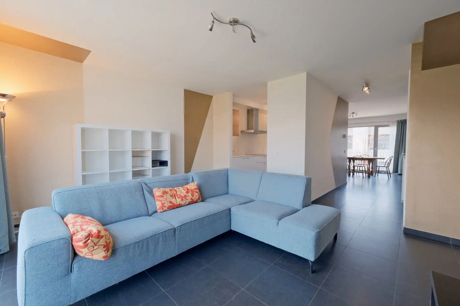 Appartement te koop foto {{pictureIndex}}