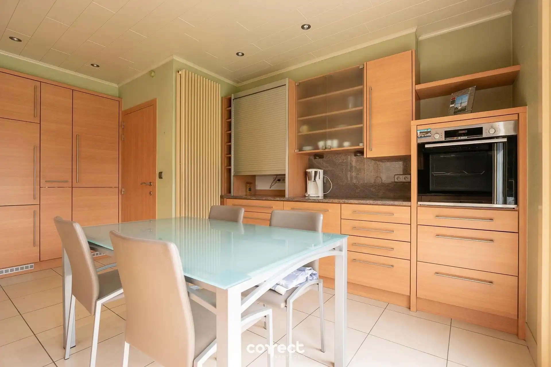 Heel goed onderhouden gezinswoning, met garage, zongerichte tuin en 3 ruime slaapkamers. foto 5