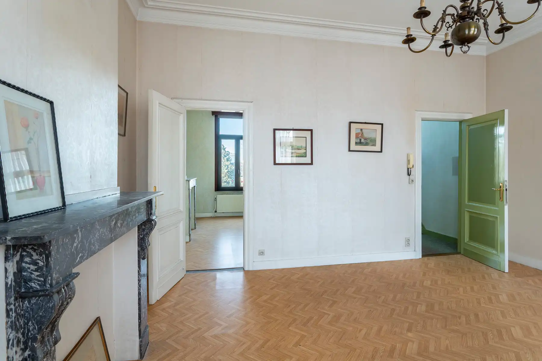 Te renoveren herenwoning met ruime tuin in Zurenborg foto 13