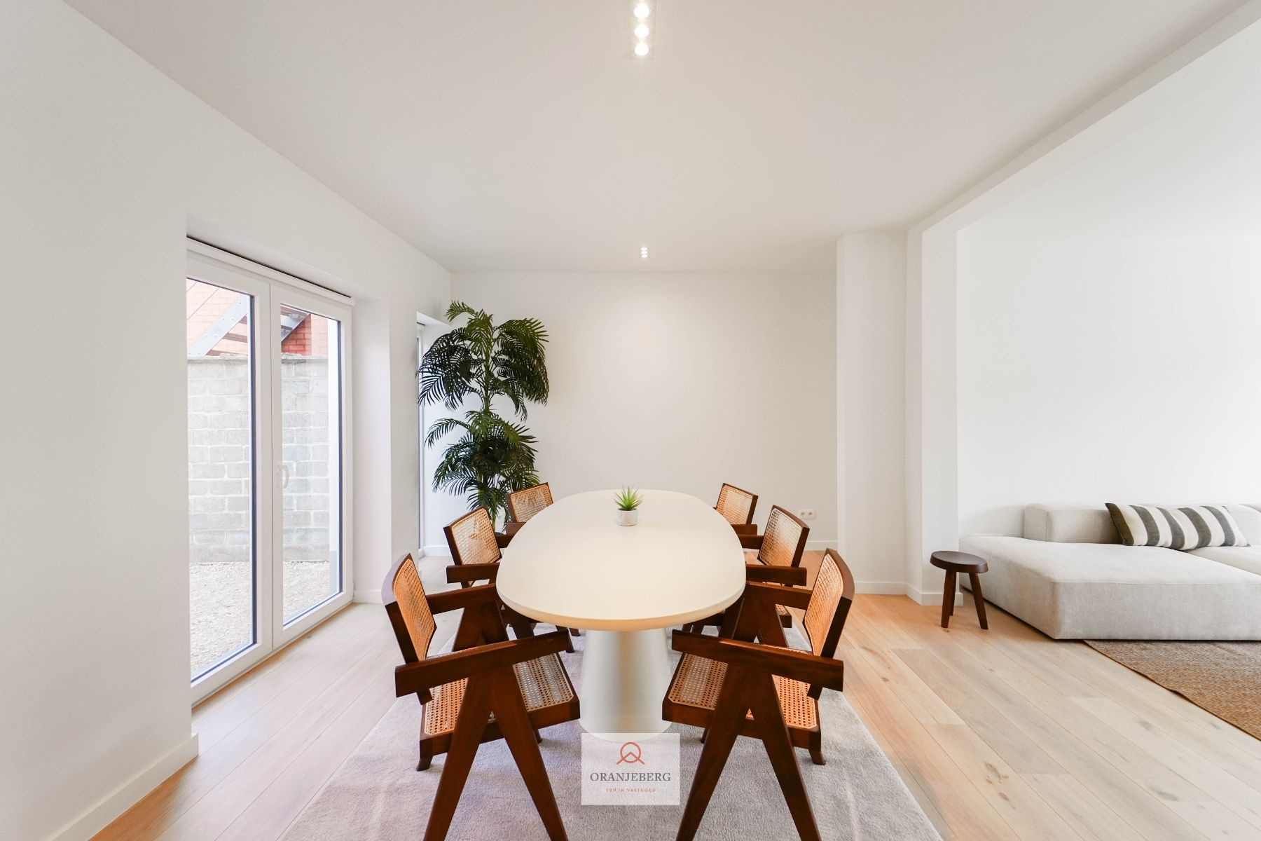 Volledig gerenoveerde woning met zonnige tuin in het hart van Merelbeke Flora foto 6