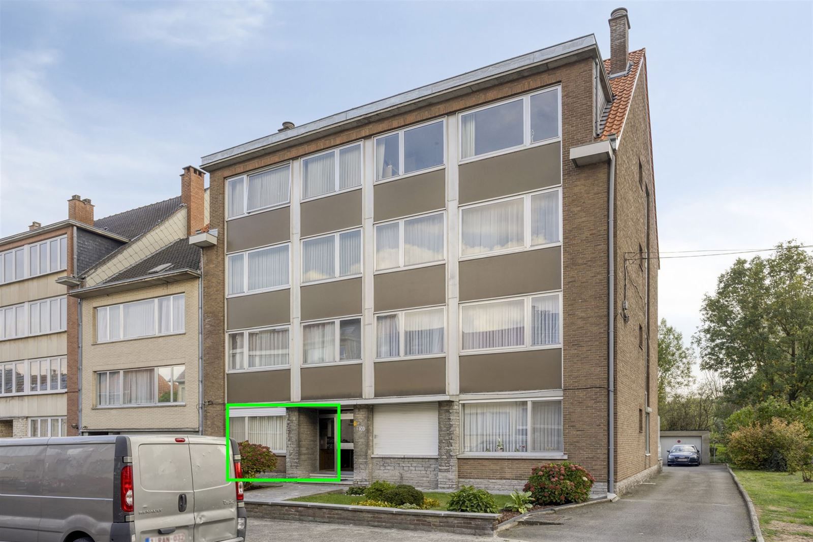 Gelijkvloers appartement met 1 slaapkamer + terras/tuin te Drogenbos foto {{pictureIndex}}