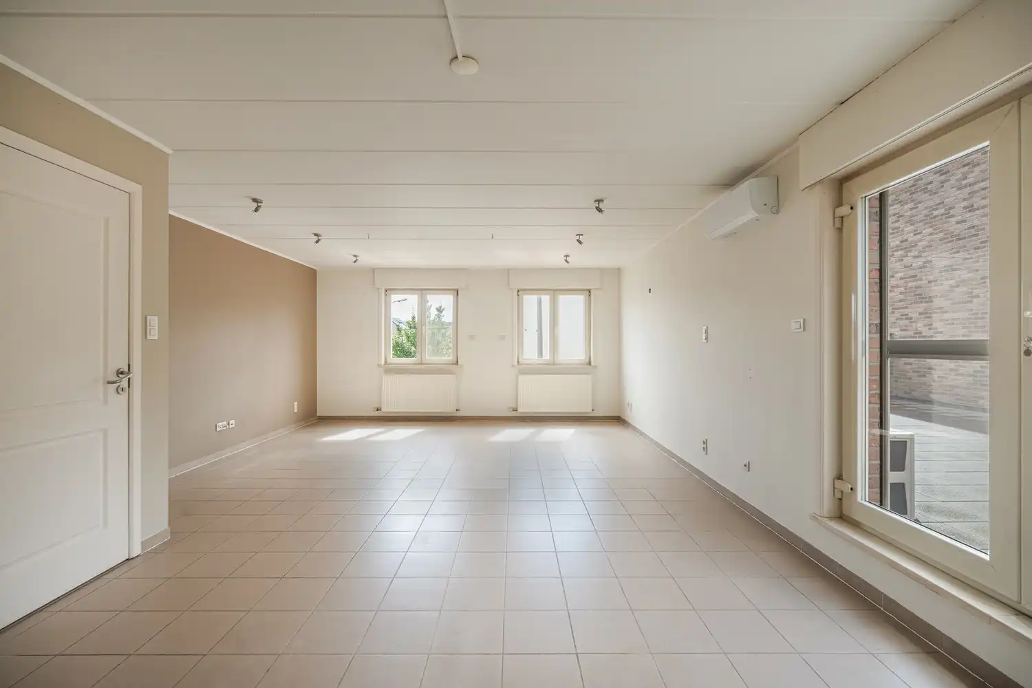 Ruim en veelzijdig appartement met 3 slaapkamers nabij het centrum van Lanaken foto 7
