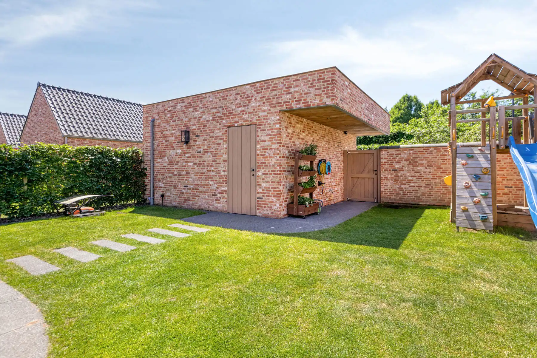 Moderne woning met 3 slaapkamers. foto 42