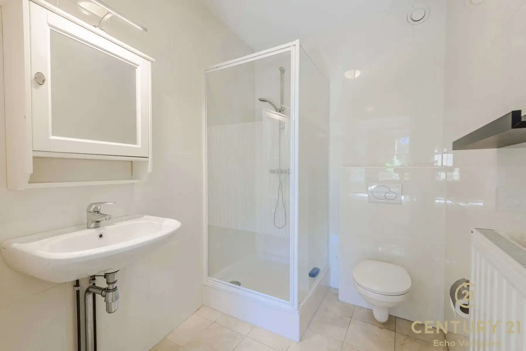 Ruim 2-slaap- 2badkamer appartement met terras en zwembad foto 13