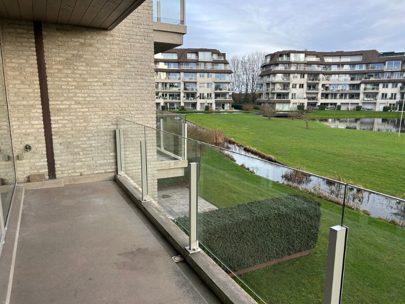 Stijlvol afgewerkt appartement met garage in privé domein De Steelander met natuurvijver en parktuin. foto 9