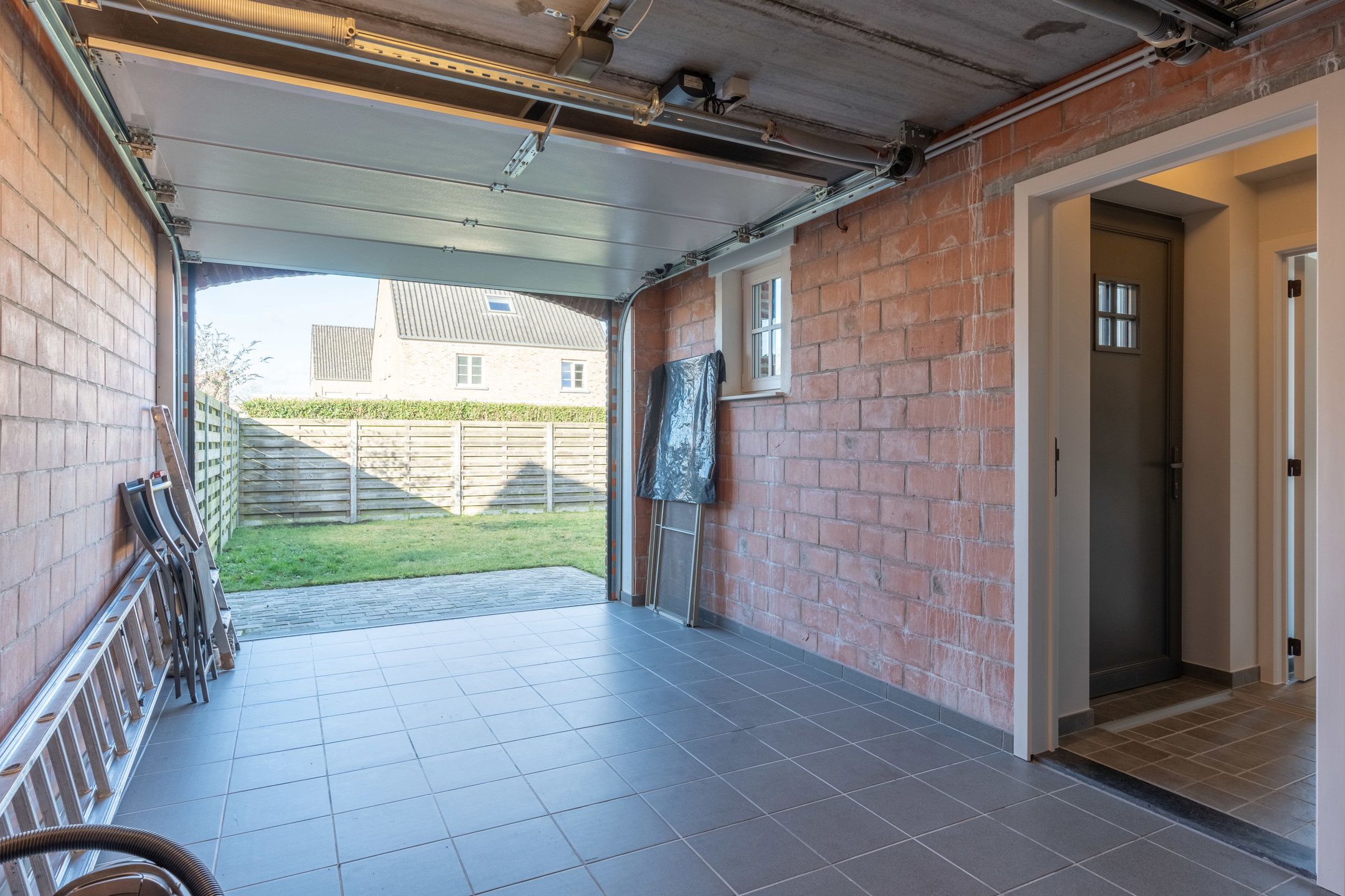 Recente woning met 3 slaapkamers en garage op ideale locatie foto 28