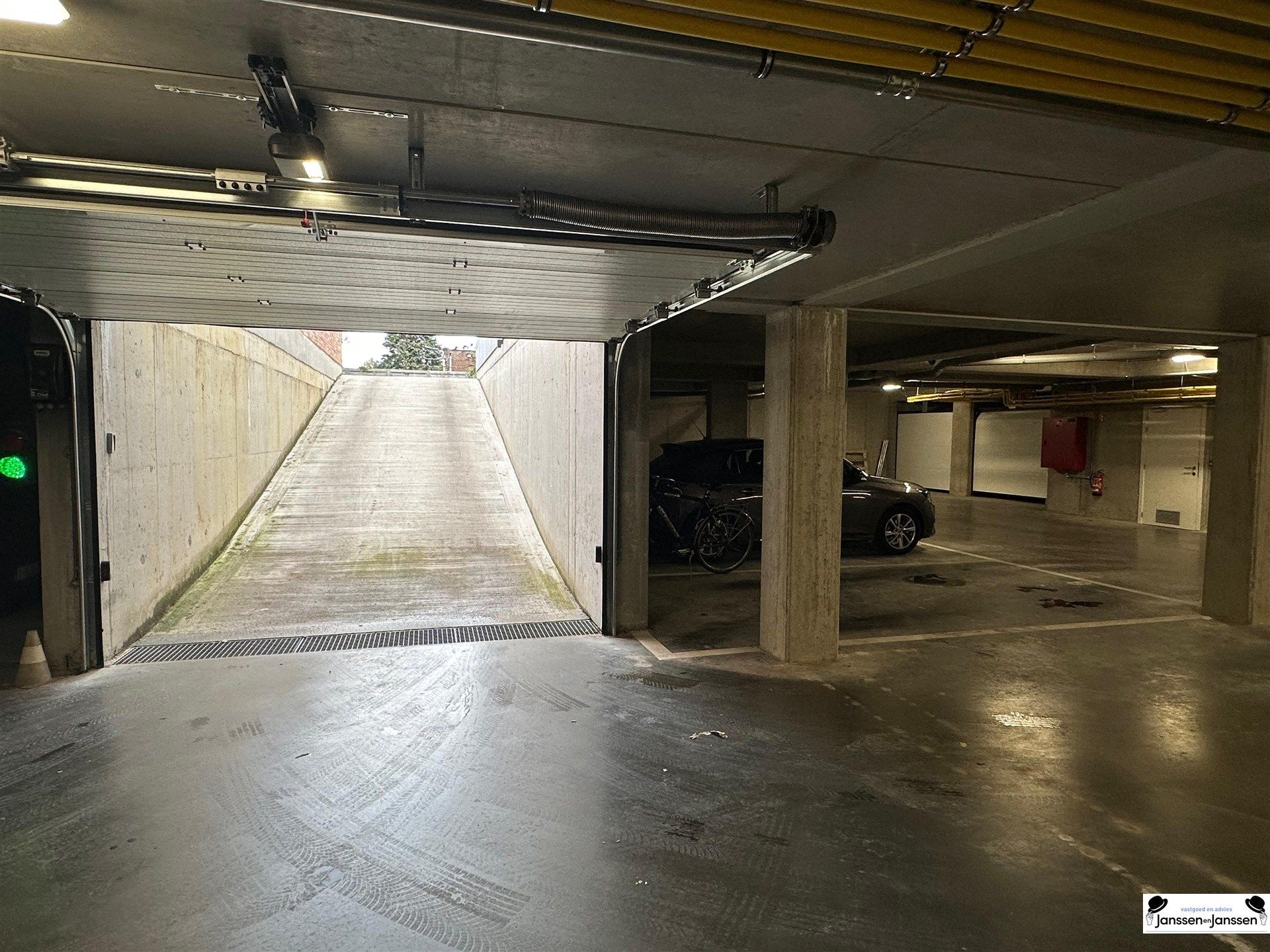 Brede ondergrondse autostaanplaats nr.10 te Gooreind-Wuustwezel foto 5