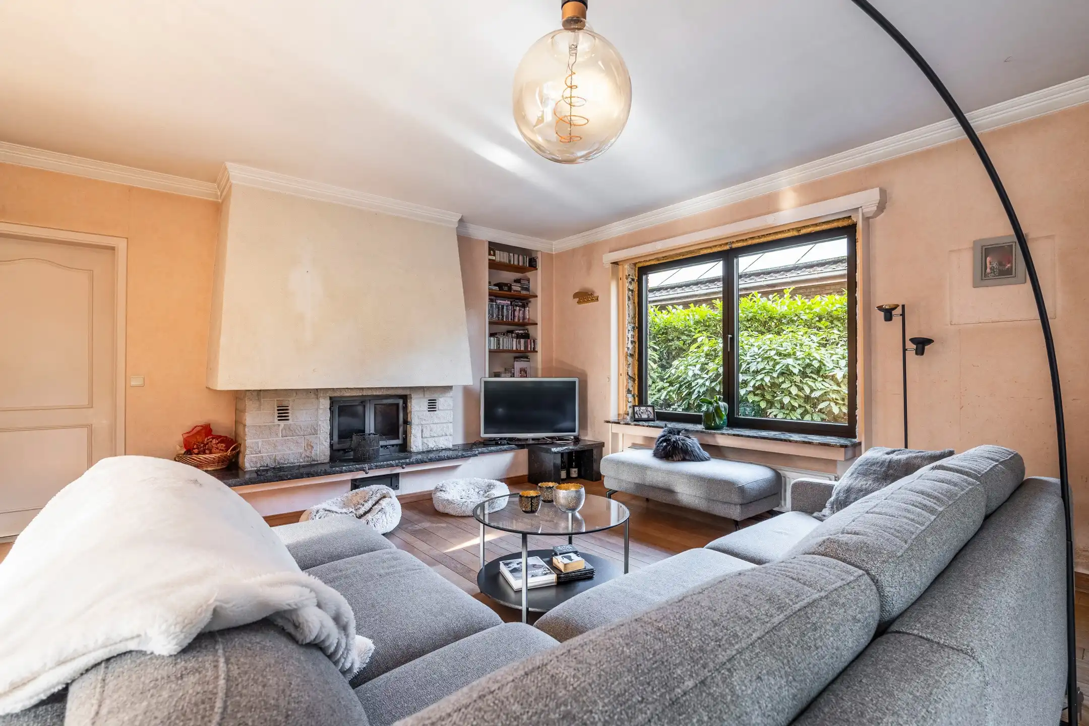 Karaktervolle 70’s villa op 910 m² met 4 slpk in Schilde! foto 5