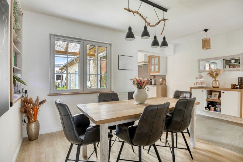 Instapklare halfopen woning met grote tuin en 3 slaapkamers TE KOOP in Meulebeke! foto 6