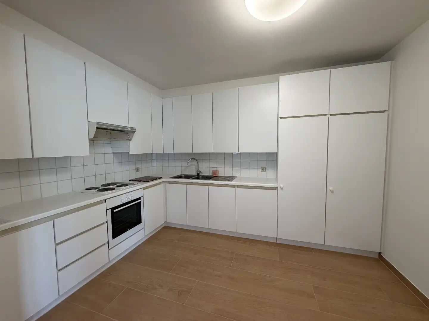 3 slaapkamer appartement in centrum Halle foto 4