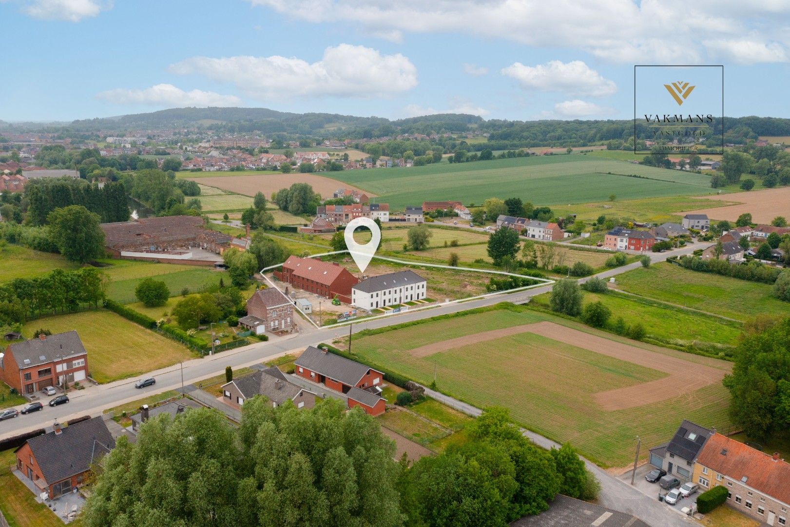Een landelijke nieuwbouwwoning met zichten op de heuvels foto 18