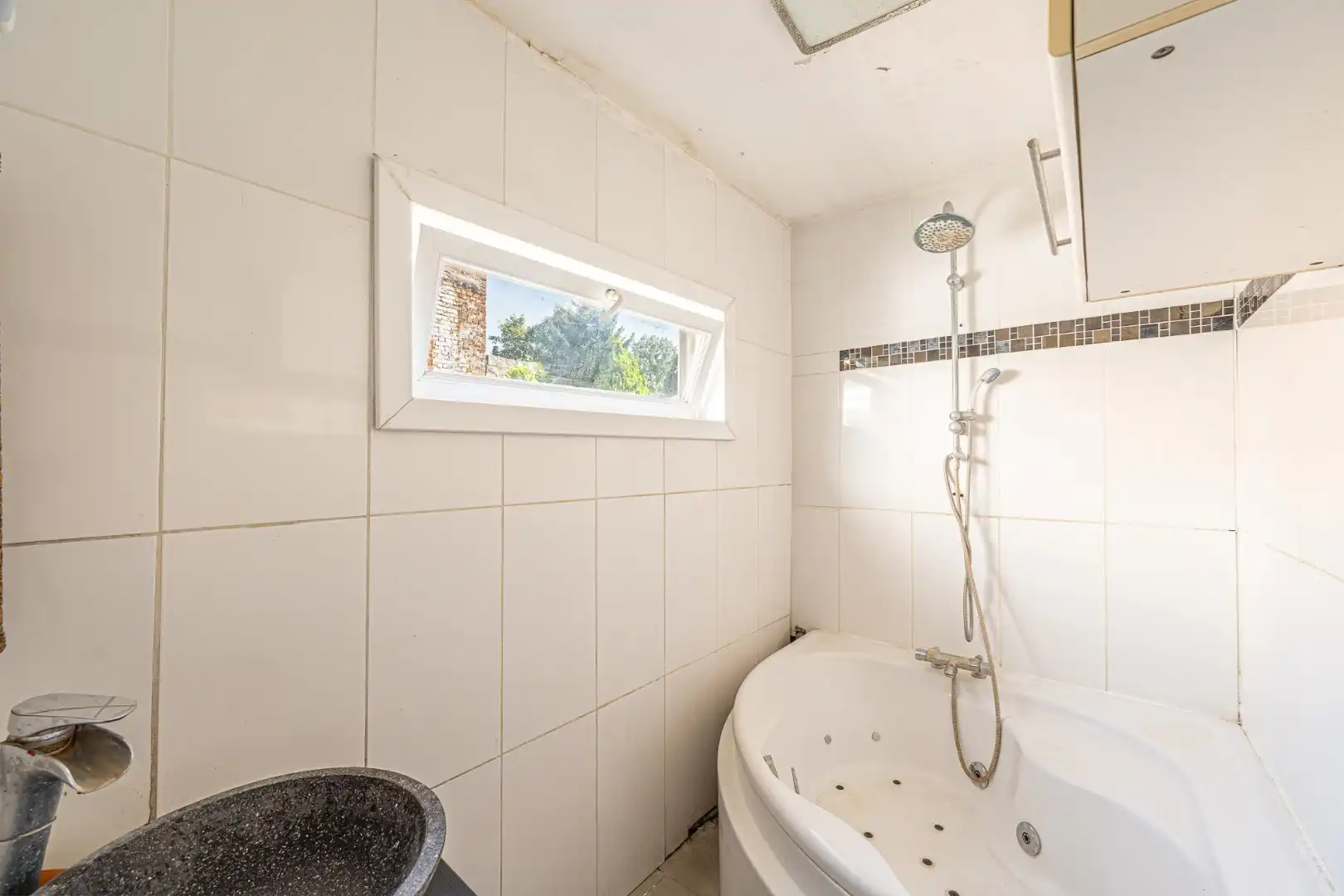 Lichtrijke woning met 4 slaapkamers en zonnige tuin in Menen foto 10