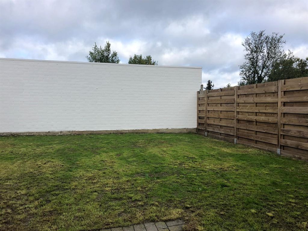 Half-vrijstaande woning met 3 slaapkamers foto 3