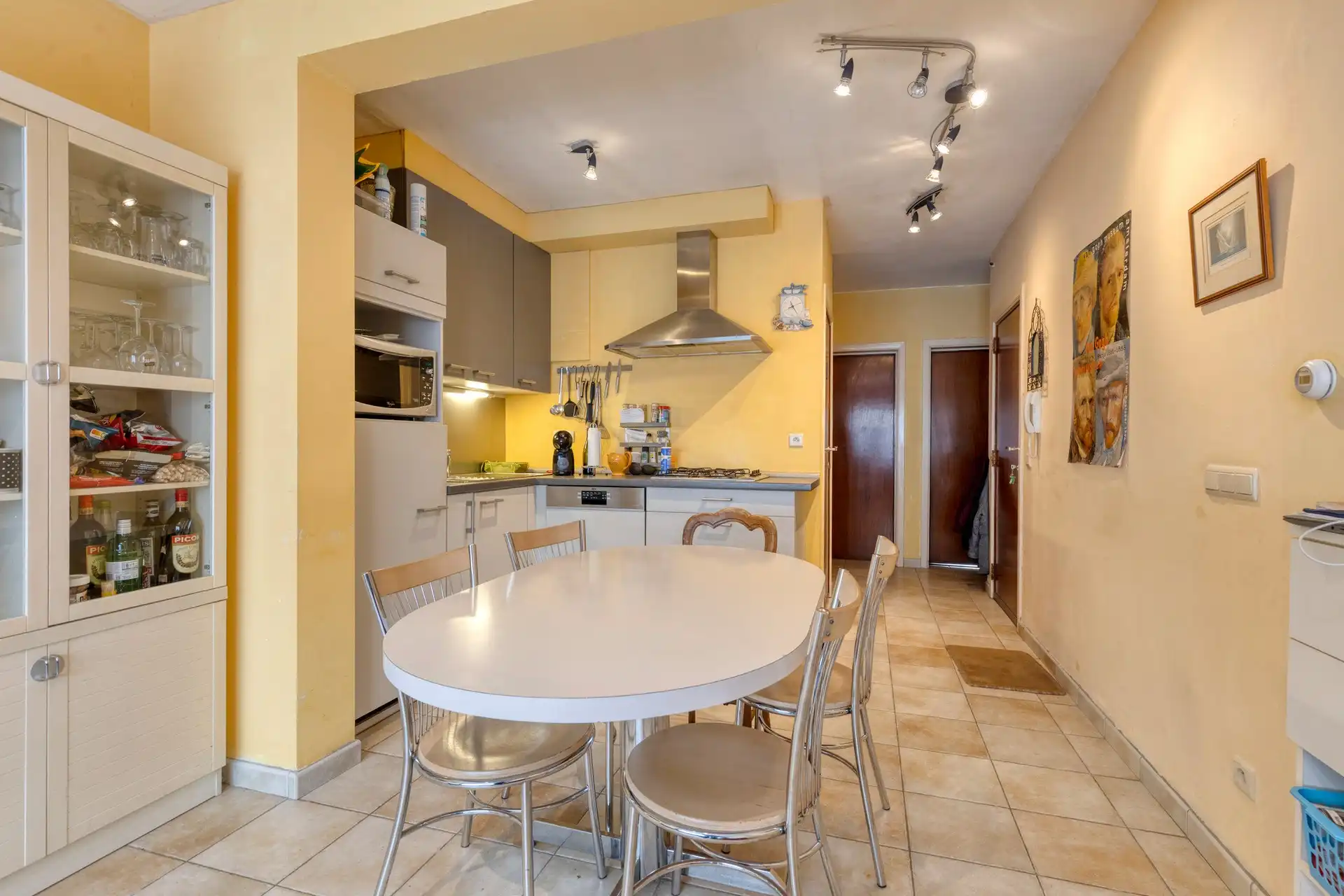 Gelijkvloers appartement met 2 slaapkamers te Westende. foto 4