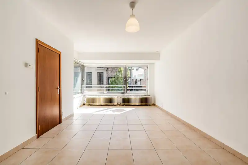 Roeselare Centrum - Lichtrijk appartement met 2 slaapkamers en garage foto 2