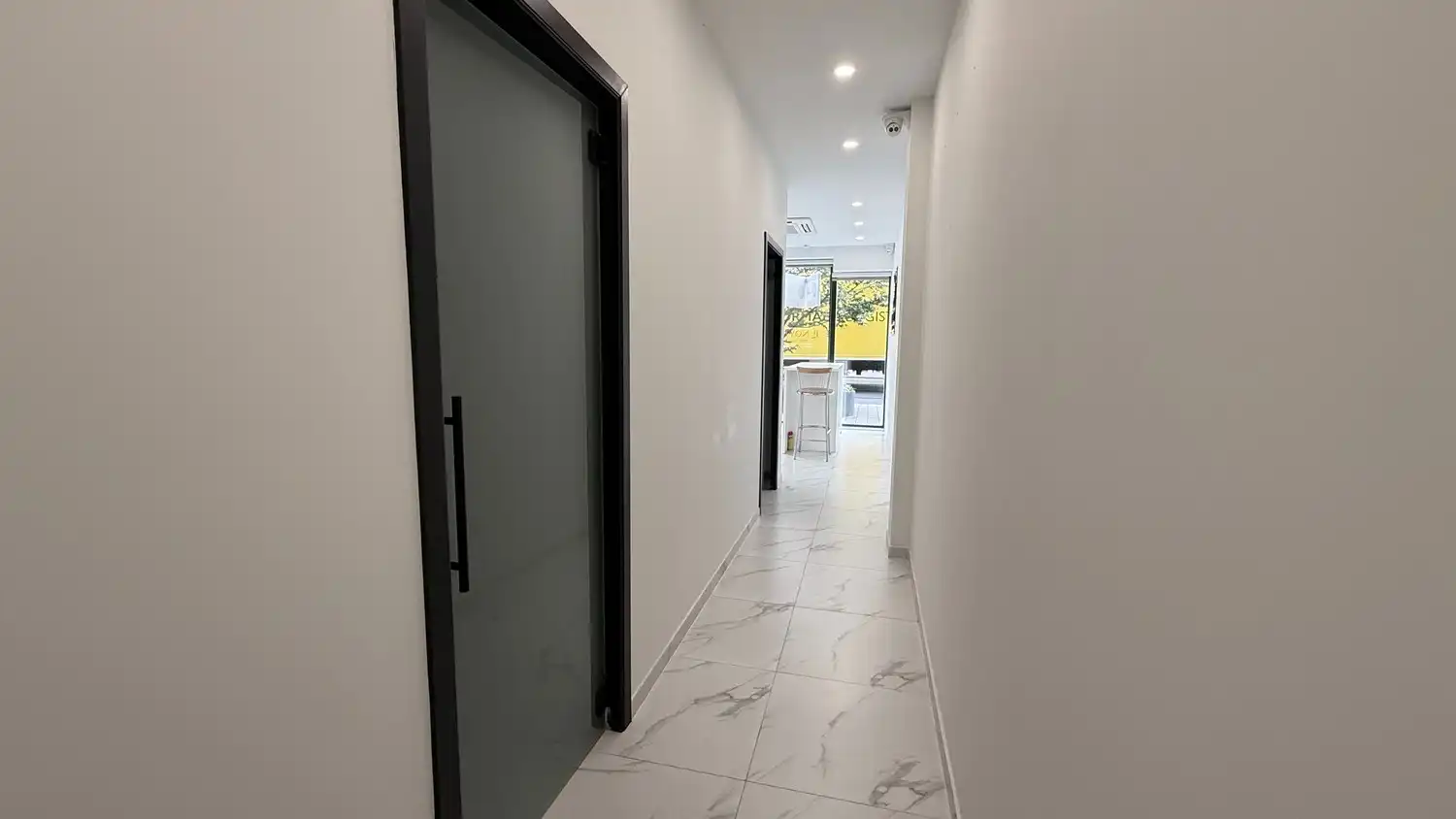 Te huur aangeboden: Veelzijdig handelspand in hartje Lanaken foto 17