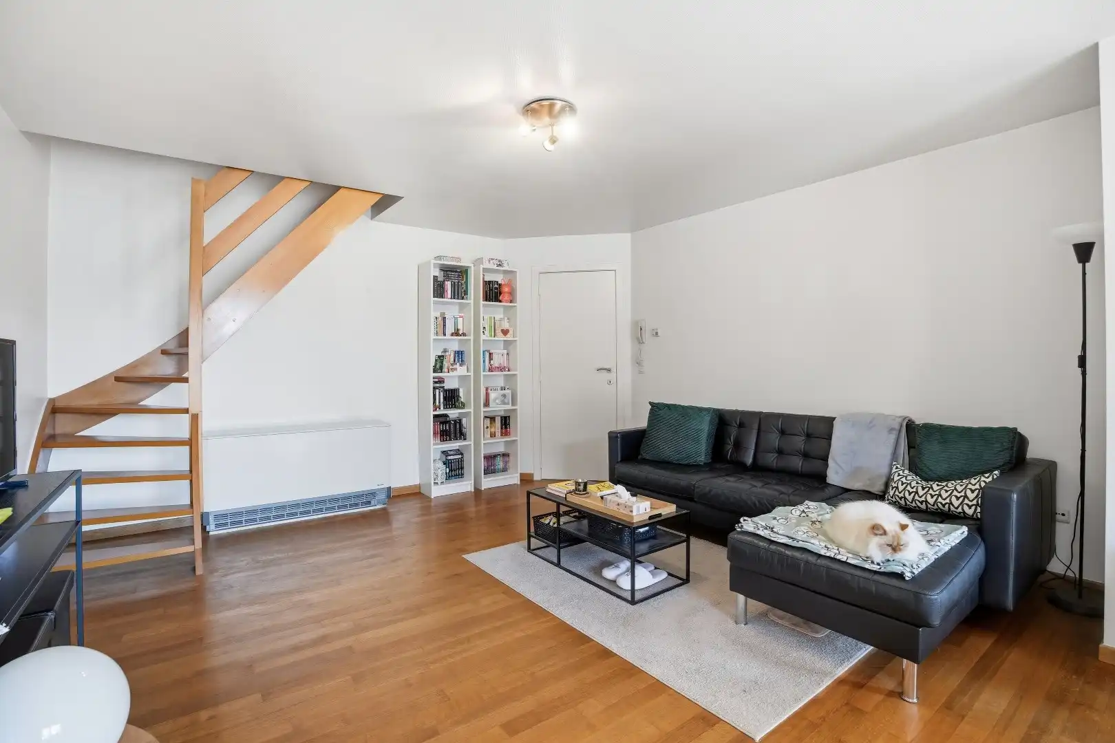 Duplex appartement te koop in Harelbeke op 1ste verdieping met 2 slaapkamers, ruim terras en garagebox  foto 5