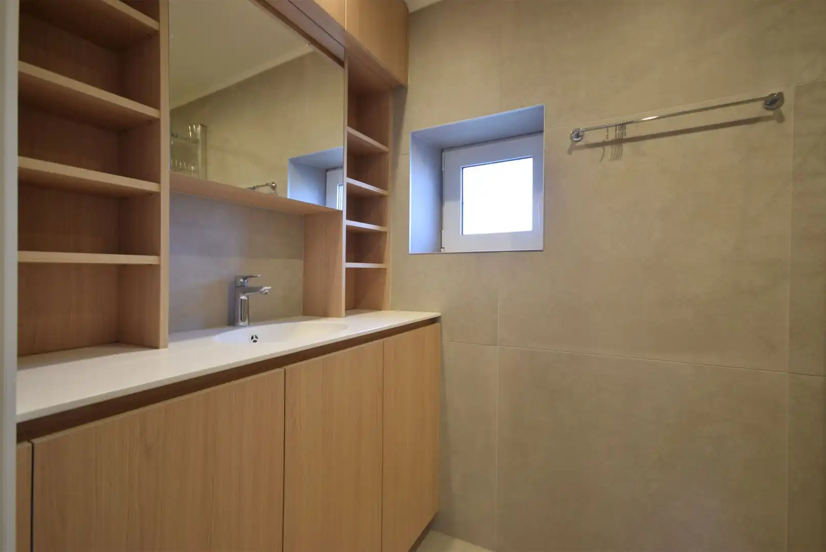 Ruime rijwoning met tuin foto 8