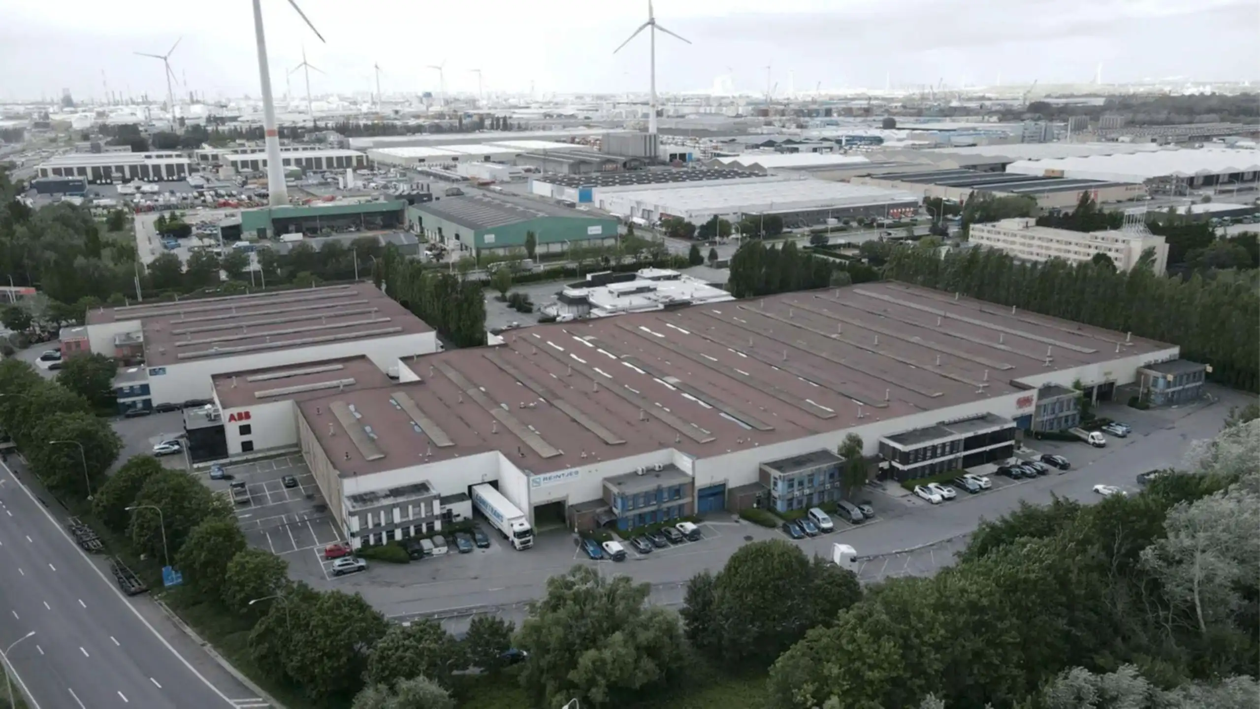 Magazijn 2.147m² te Haven Antwerpen foto 2