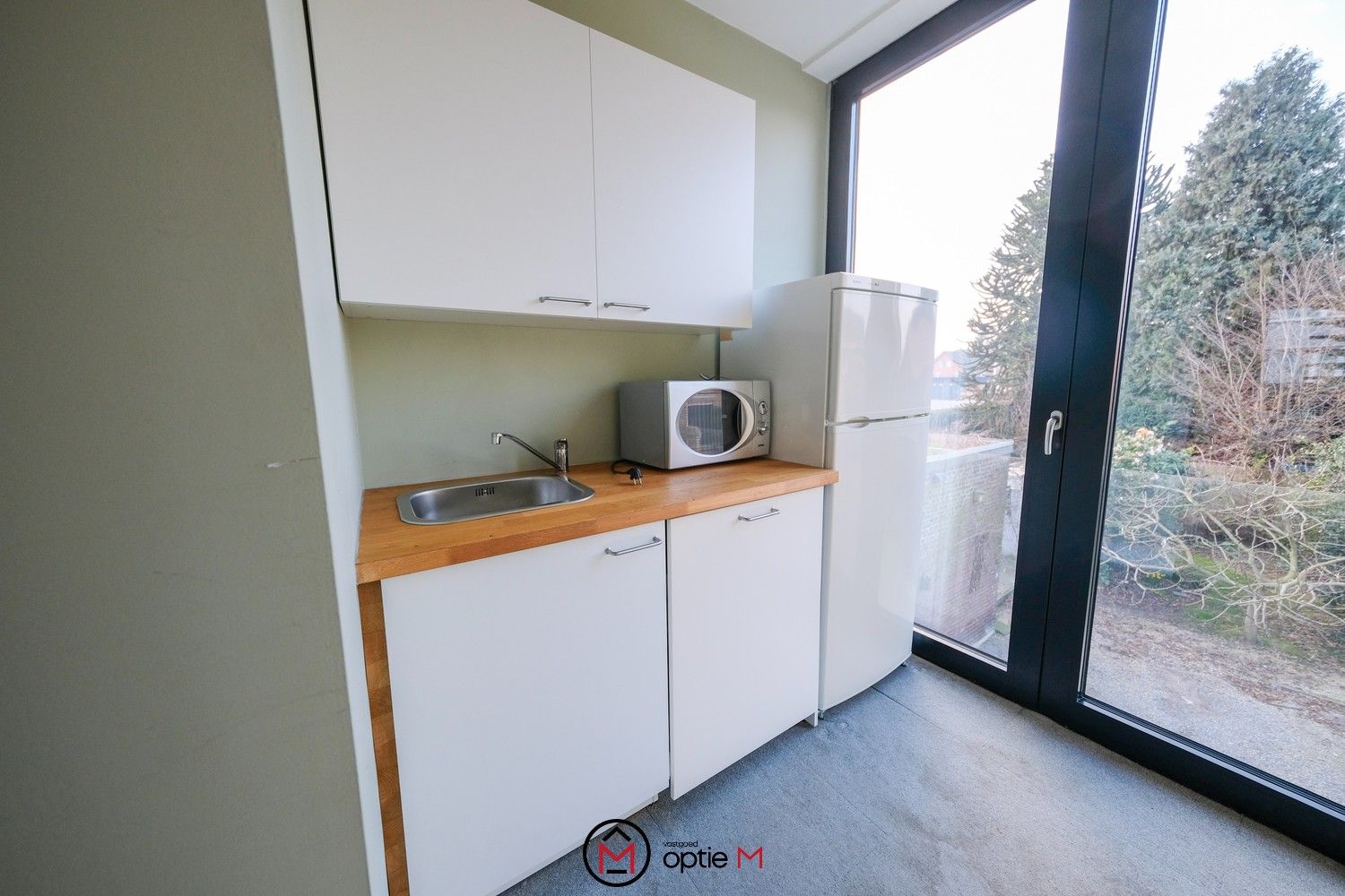 Ruim en authentiek kantoorgebouw op toplocatie in Bilzen foto 12