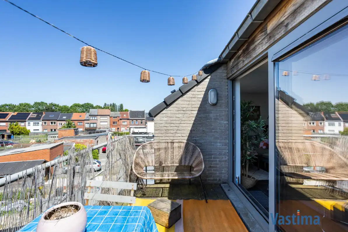 Lichtrijk appartement met 2 terrassen, staanplaats en extra zolderruimte foto 13