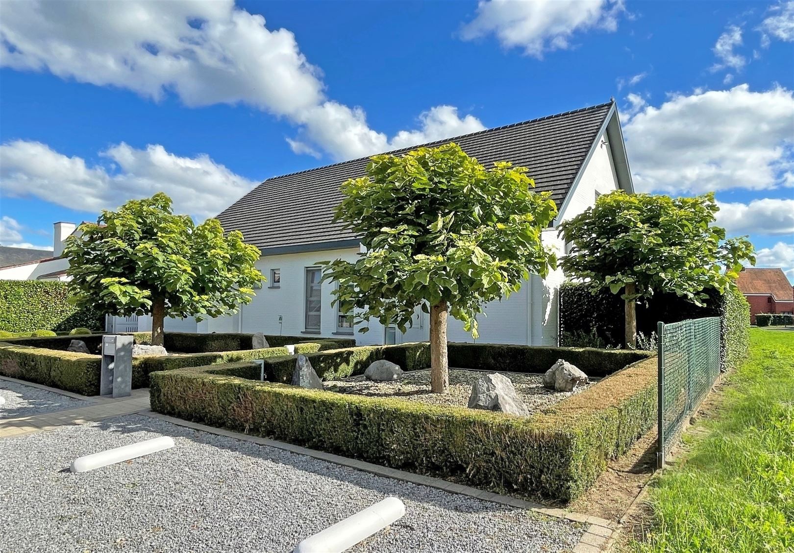 Goed onderhouden villa nabij het centrum foto 27