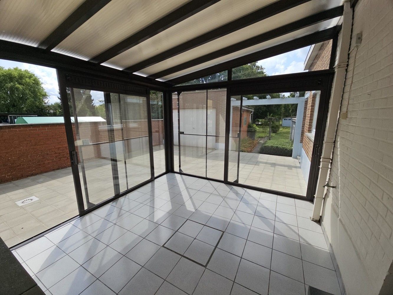 Karaktervolle driegevelwoning met tuin en garage foto 6
