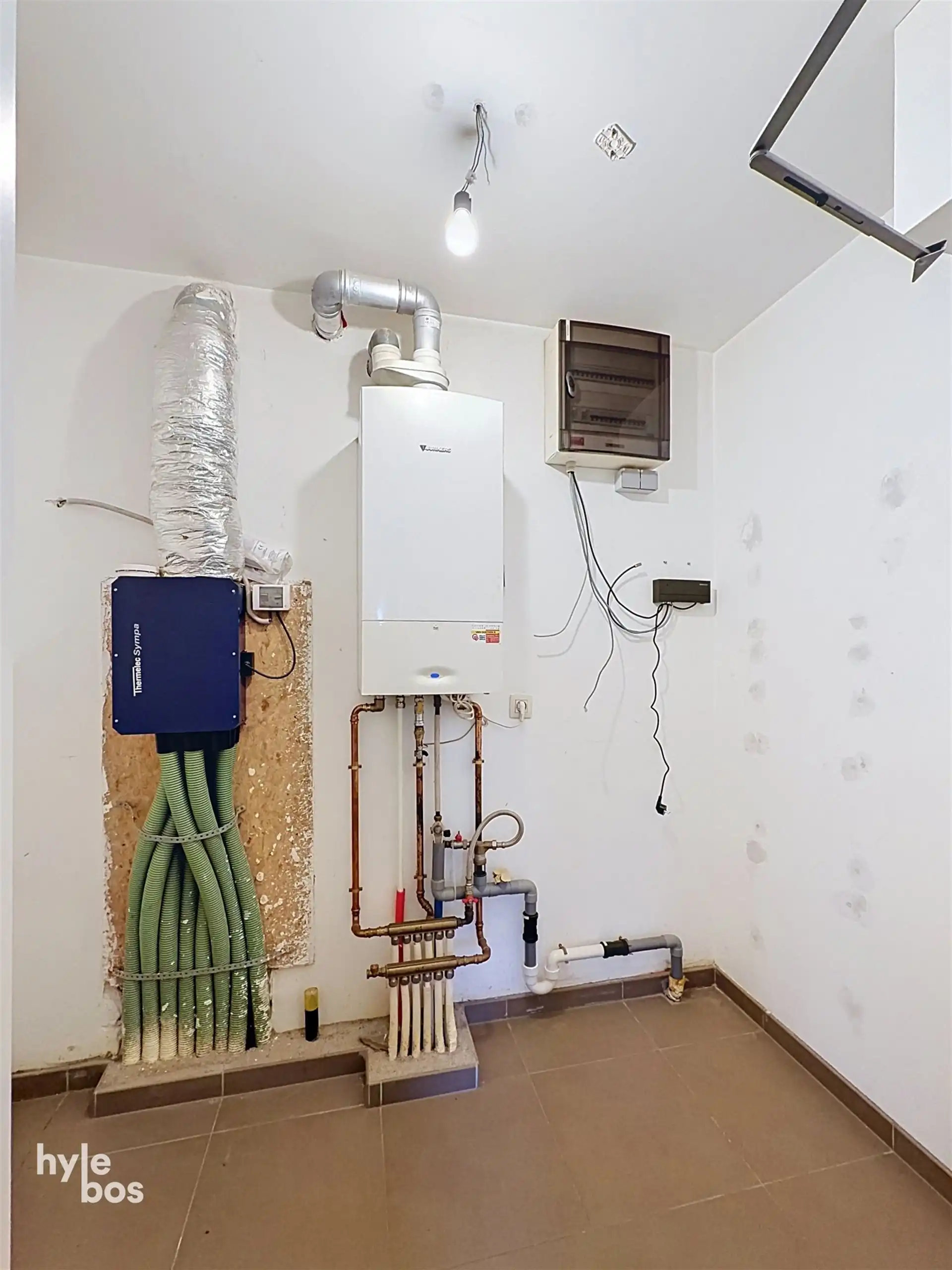 Aan de stadsrand gelegen gelijkvloers appartement foto 9