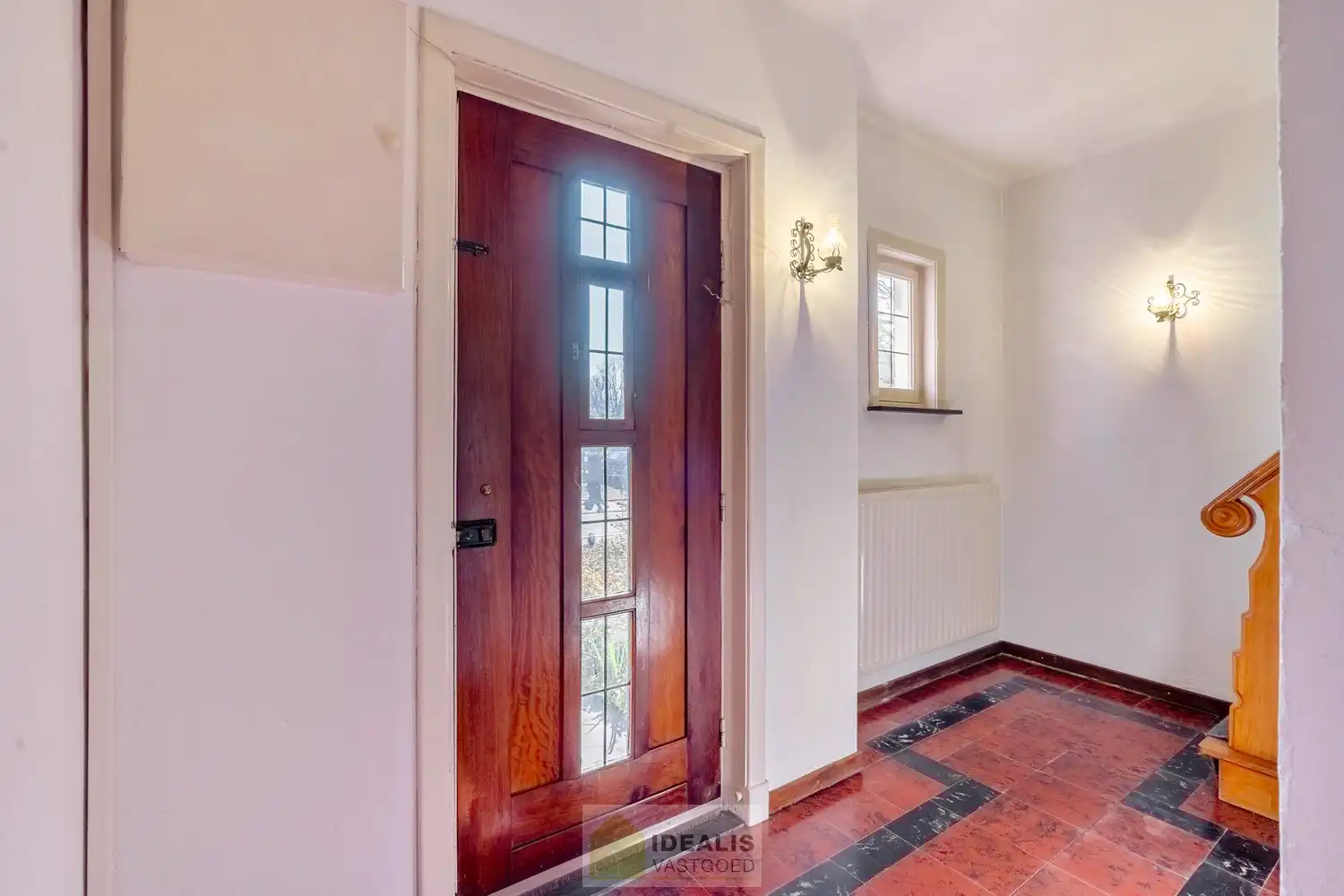 IDEALIS VASTGOED - Aangename vrijstaande woning op toplocatie te Boseind, Pelt. Deze woning omvat maar liefst +-149m² netto bewoonbare oppervlakte op een perceel van 6a 35ca met een ruime woonkamer met aansluitend uitgeruste keuken, maar liefst 3 slaapkamers of 2 slaapkamers met ruime dressing, badkamer, wasplaats, veranda en zeer ruime garage vlakbij de dorpskern van Boseind, Pelt! Uiterst geschikt voor kandidaten op zoek naar een naar eigen wens te renoveren betaalbare woning. foto 16