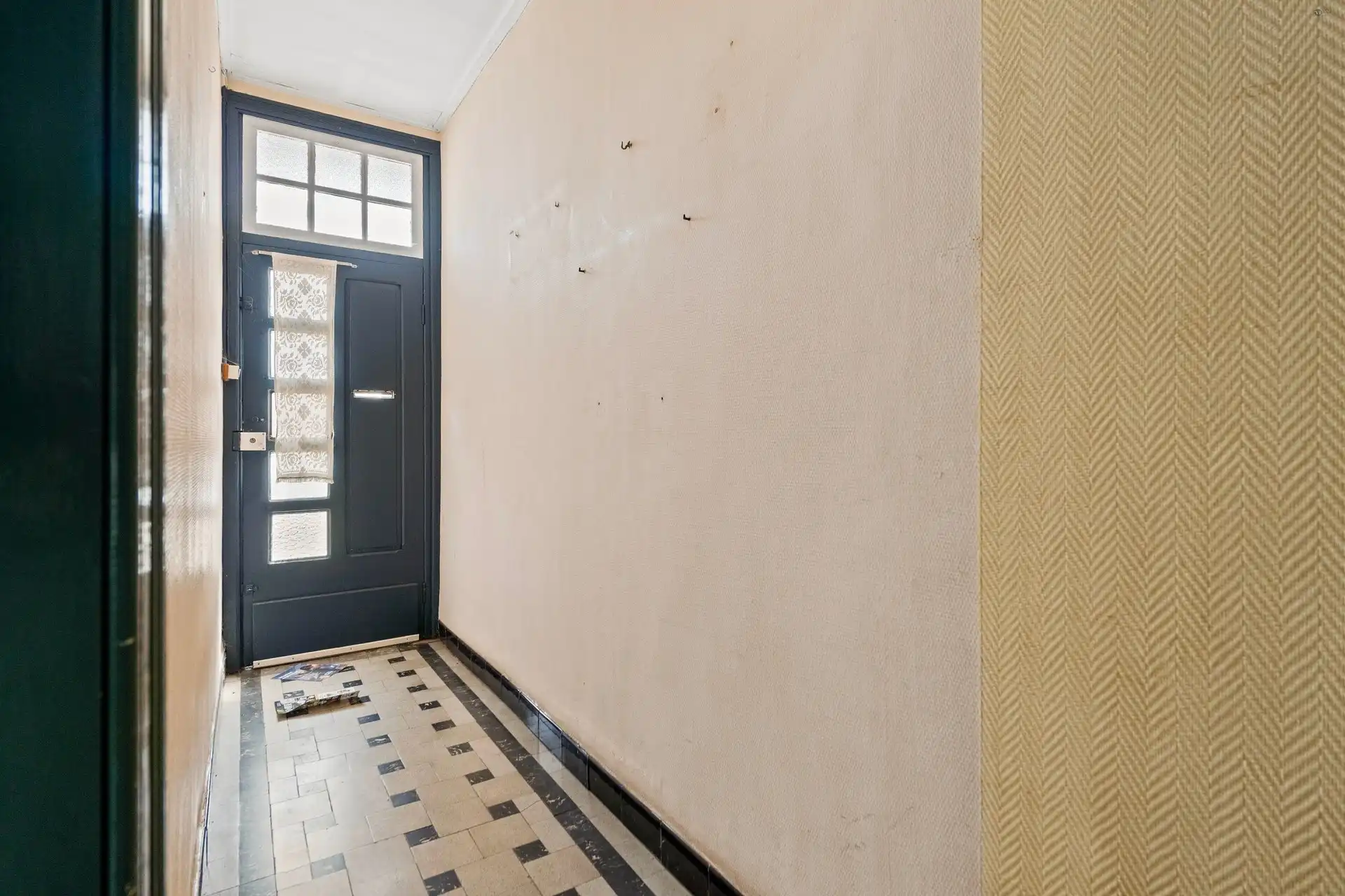 te renoveren rijwoning met potentieel foto 2