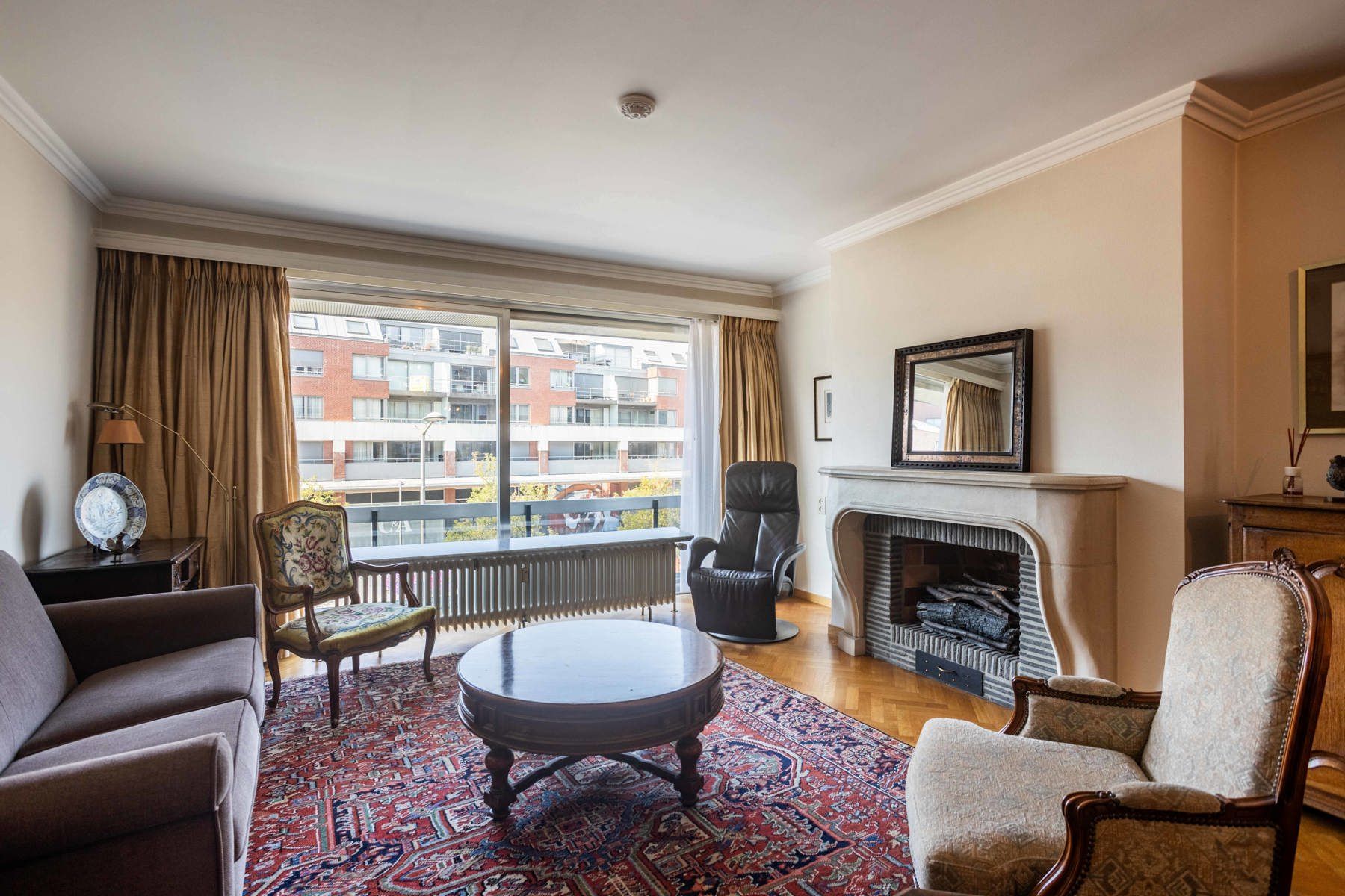 Appartement met staanplaats en garagebox in centrum Ninove foto 2