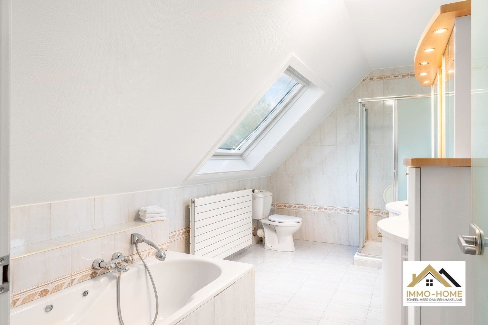 Prachtige villa op ruime grond met zwembad! foto 23