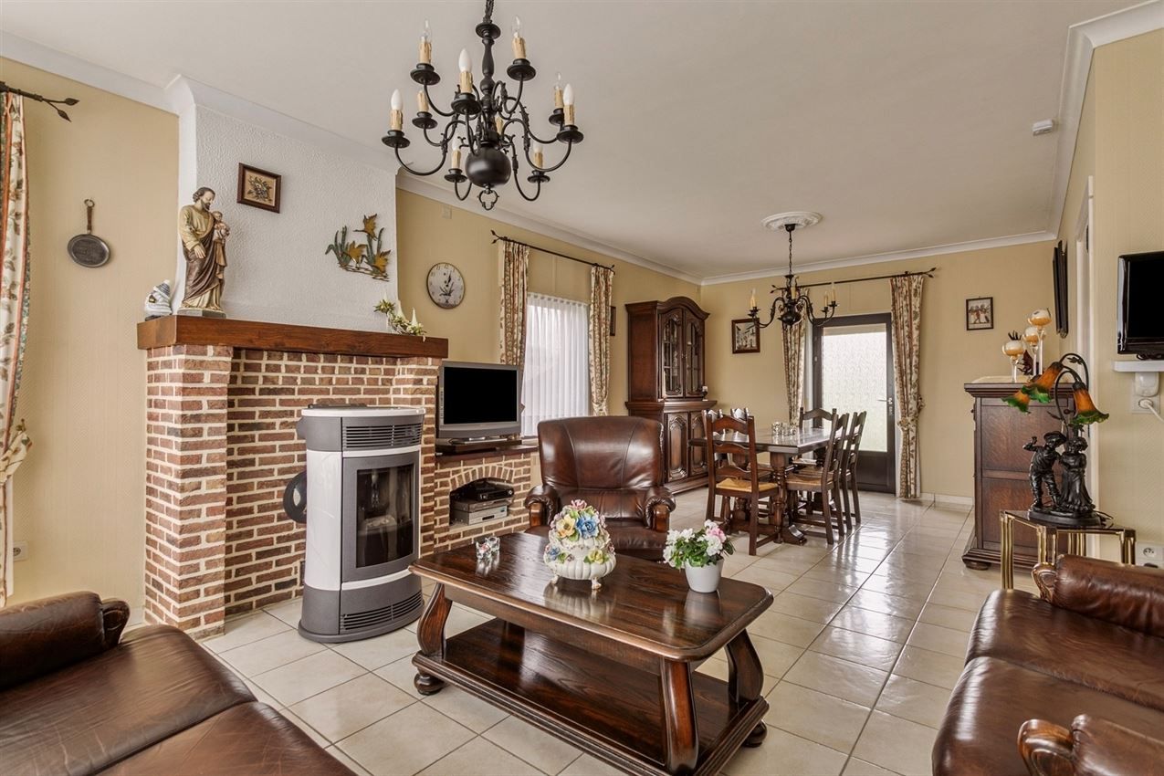 Instapklare woning, 3slk, met weiland 52a foto 7