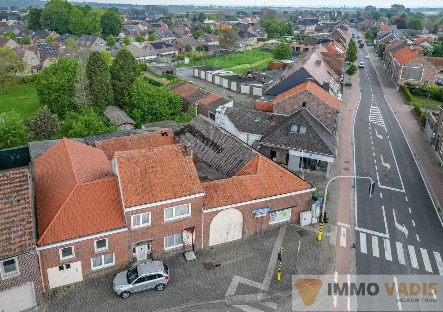Hoeve op ruim perceel met extra bouwgrond foto 9